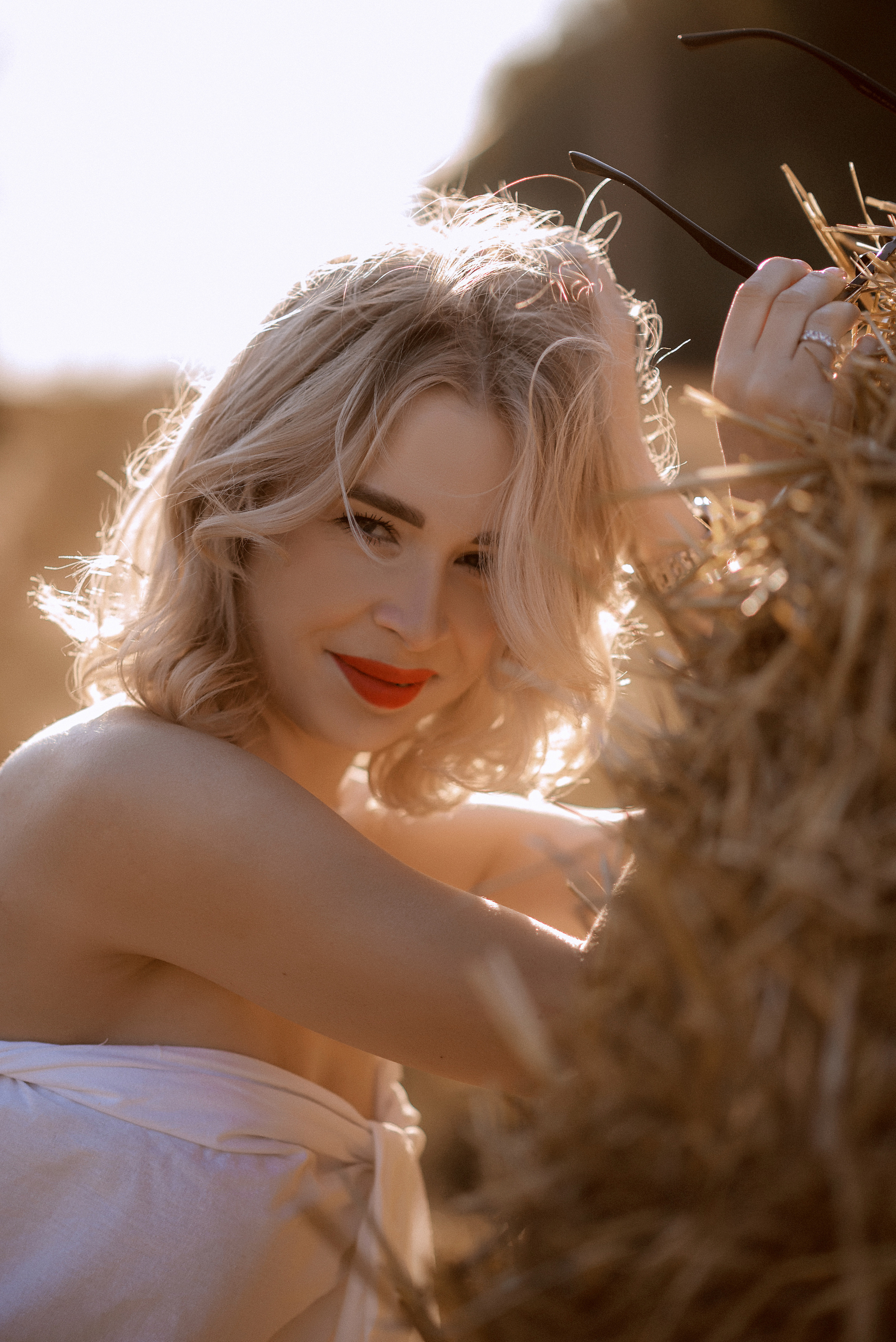 Женский портрет в поле. Свадебный и семейный фотограф в Краснодаре