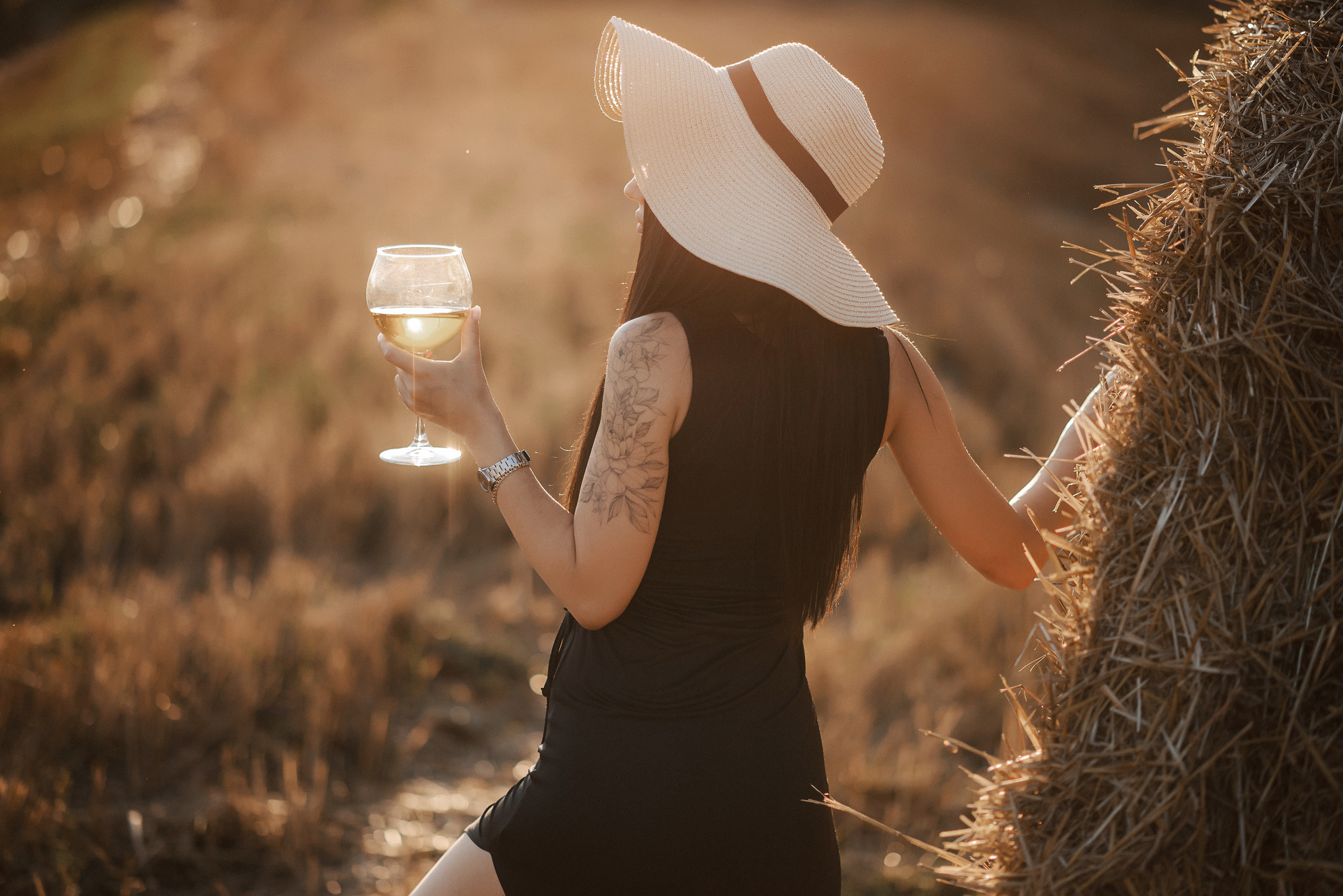 Женский портрет в поле. Свадебный и семейный фотограф в Краснодаре