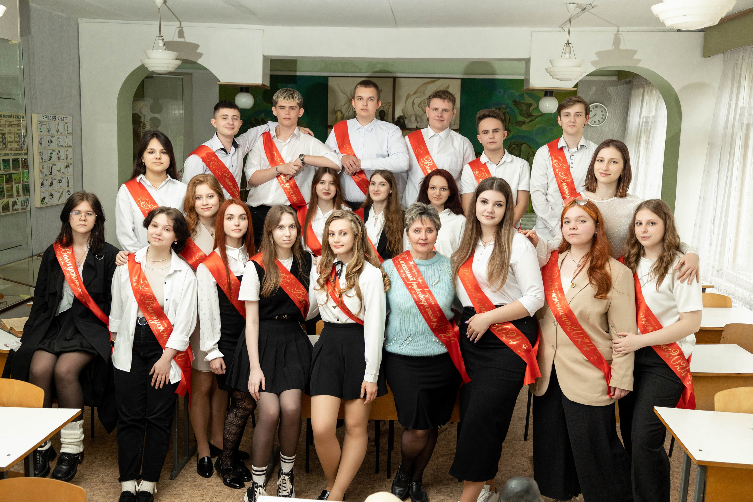 Гимназия «Интеллект». Фотограф Донецк. Горловка. ДНР. Севастополь