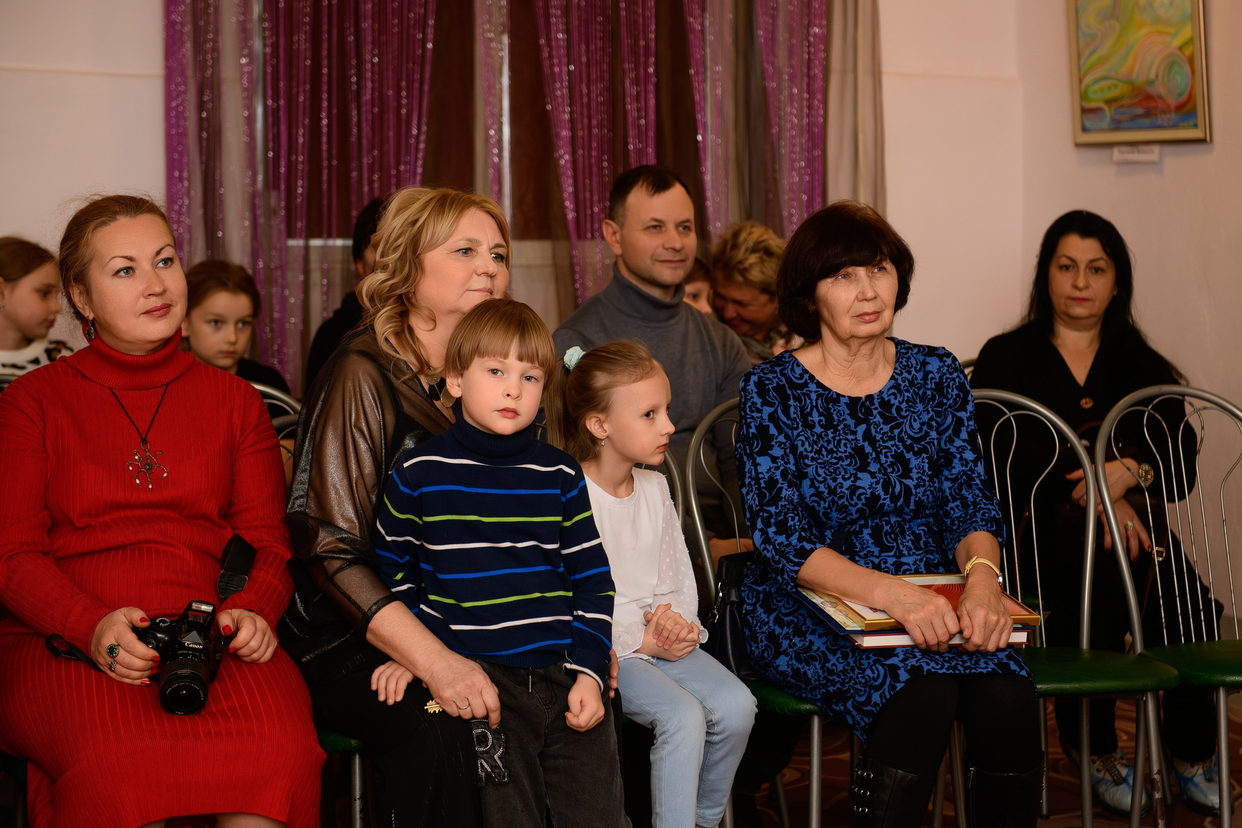 Выставка «Влюбленная в мир». Художница Татьяна Иванова-Гуляева. Фотограф Валерия Голубева (Миронова)