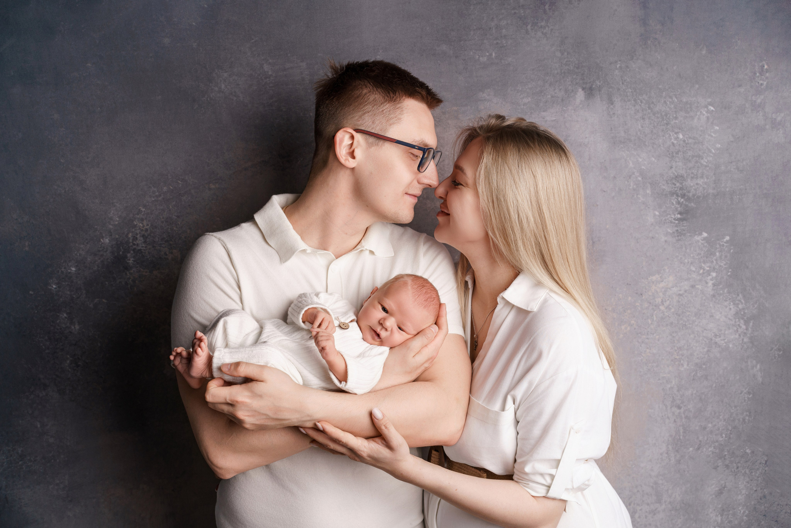 Семейные фотосессии с новорожденными | Трогательные кадры малышей и их близких в Москве и МО. Фотосессия новорожденных в Москве и Московской области | Профессиональный фотограф newborn — Татьяна Иванова