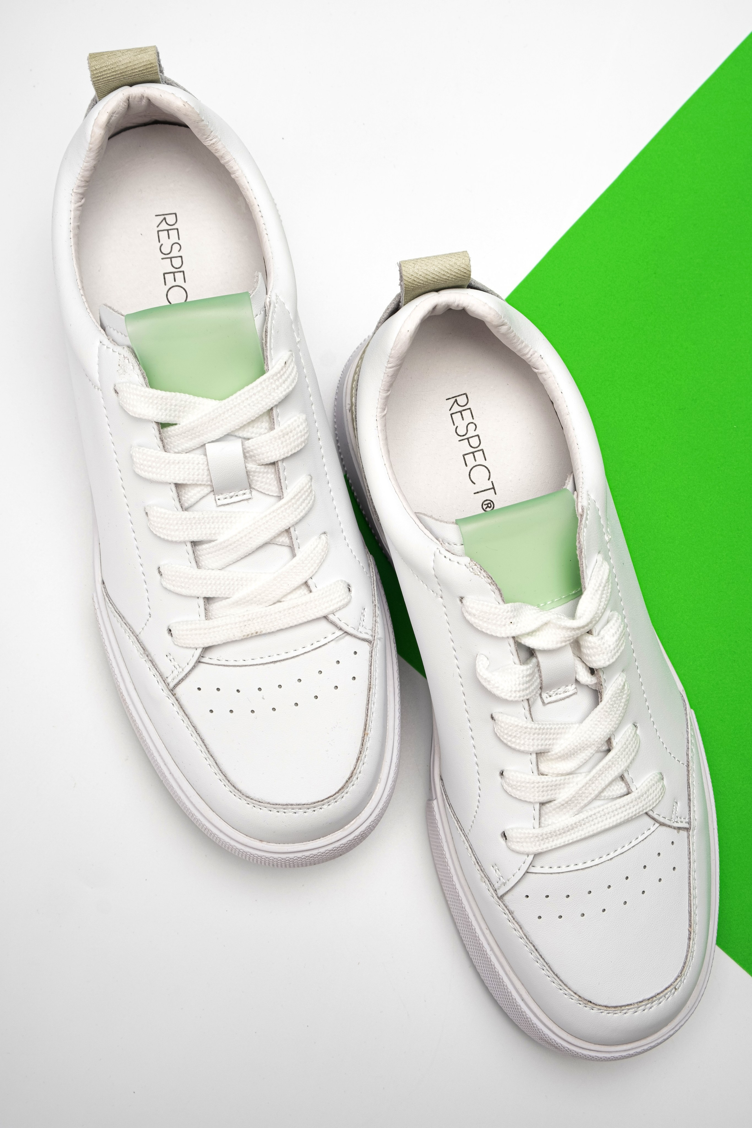 Предметная съёмка для маркетплейсов обуви. Предметный фотограф в Симферополе Антон Катунин