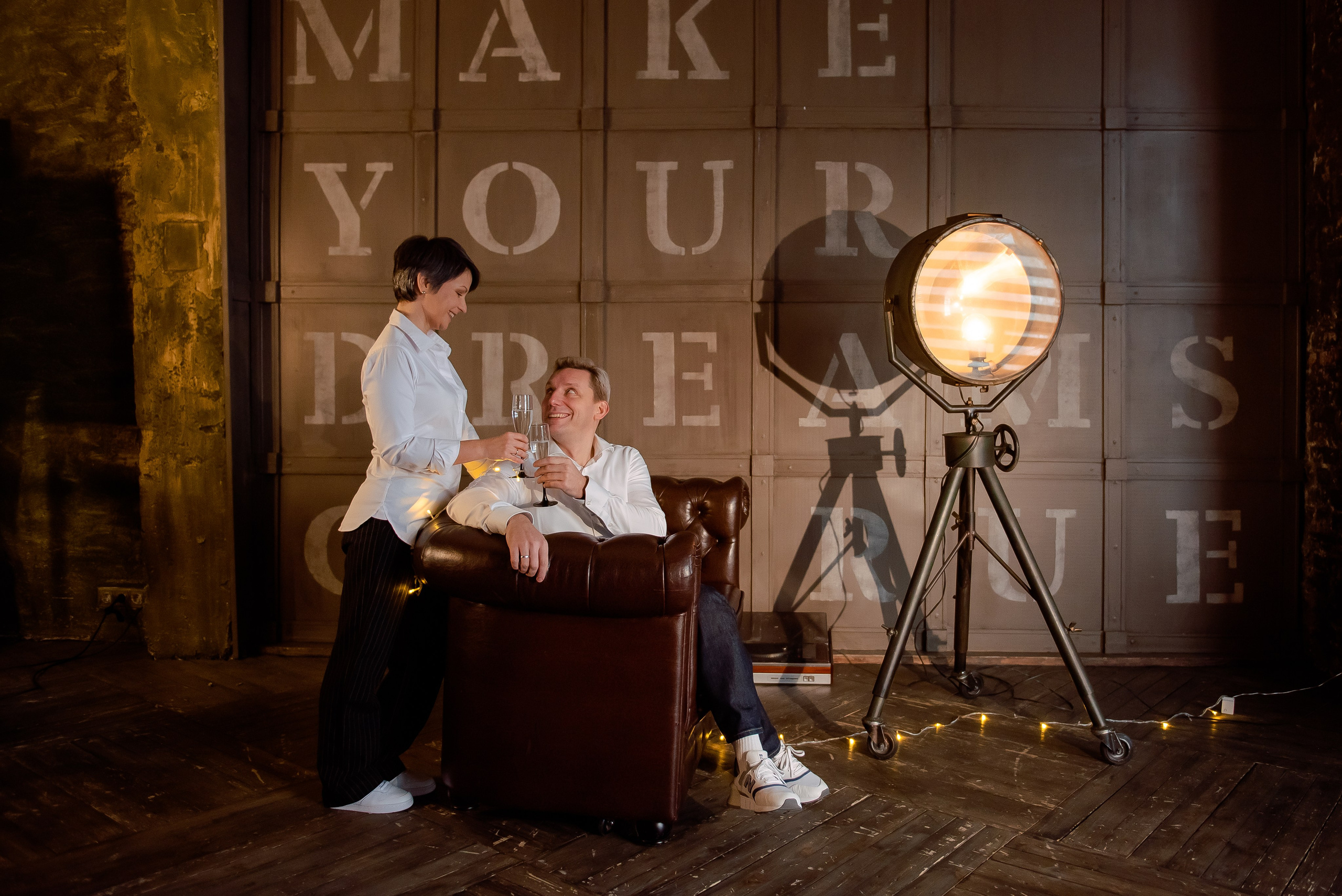 Семейная фотосессия в Wood-studio. Свадебный и семейный фотограф в Москве Юлия Винник