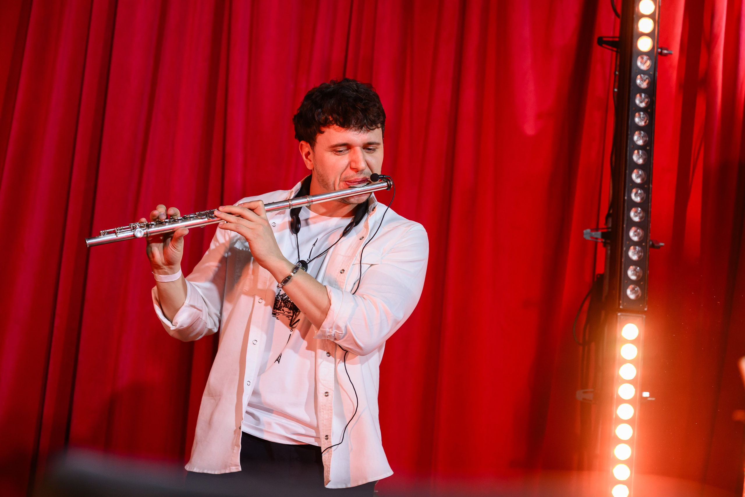 ТАЛАНТ РАСПРАВИЛ ПЛЕЧИ