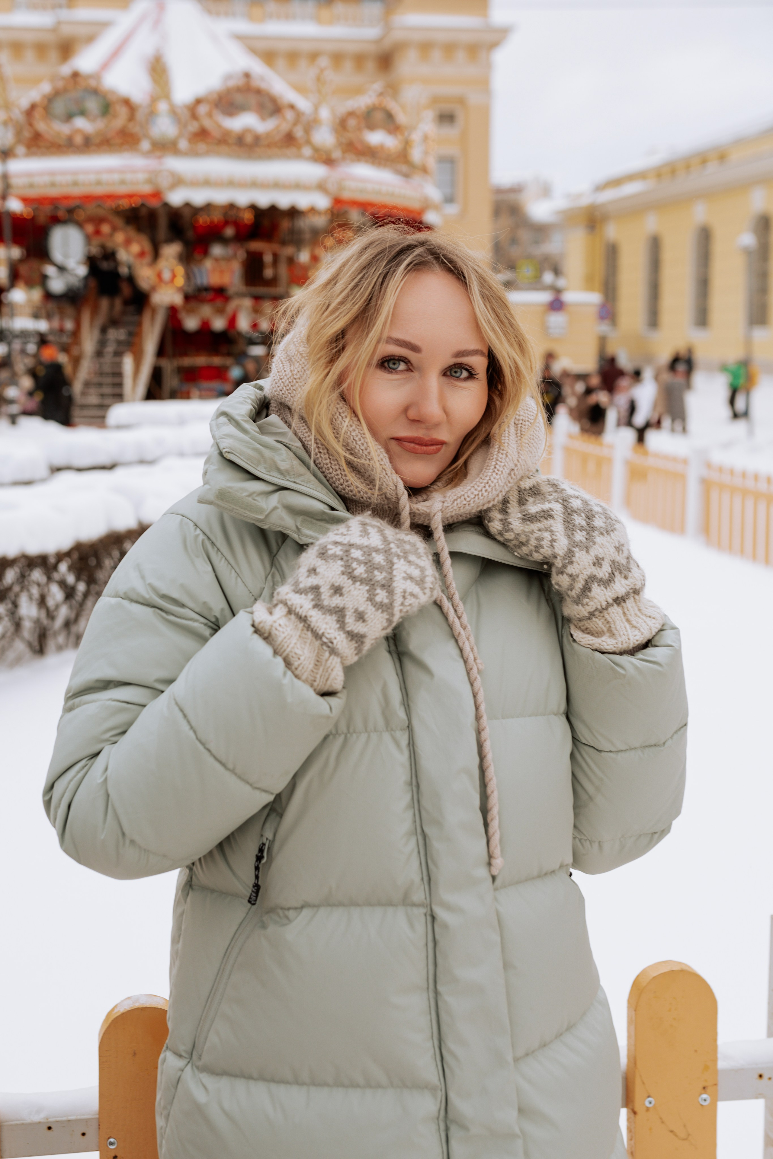 Семейная, Манежная площадь