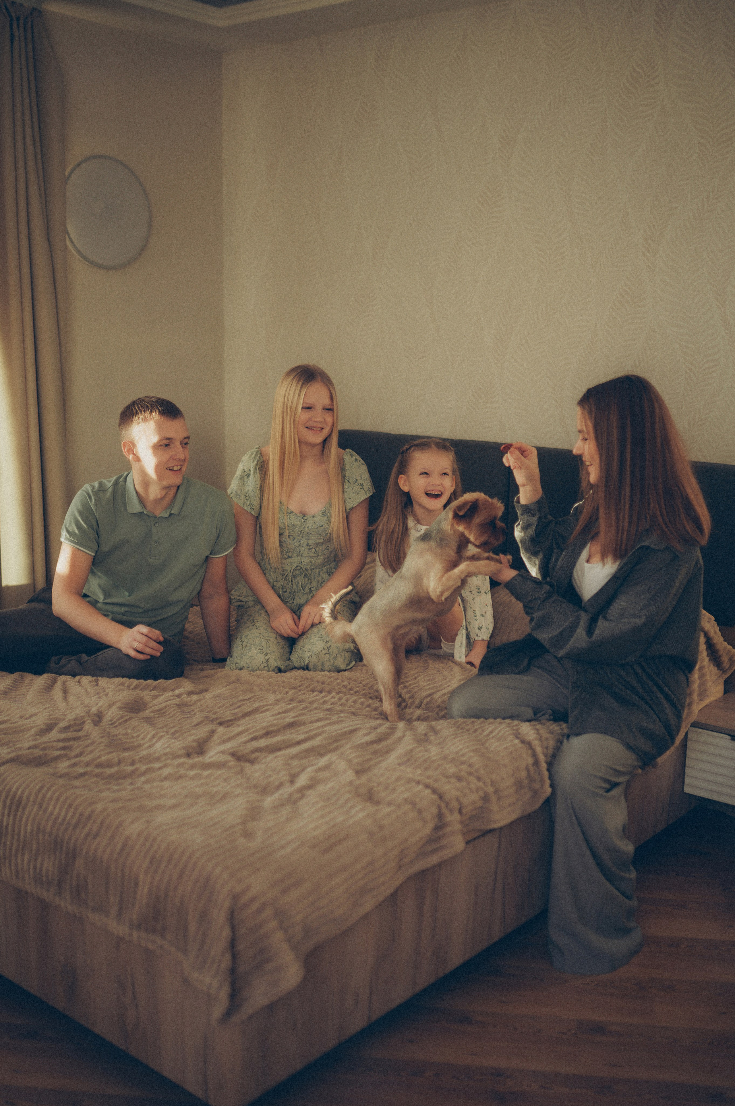 Тася, Соня, Женя и Илья (домашняя). Фотограф, г. Лесной Свердловской области