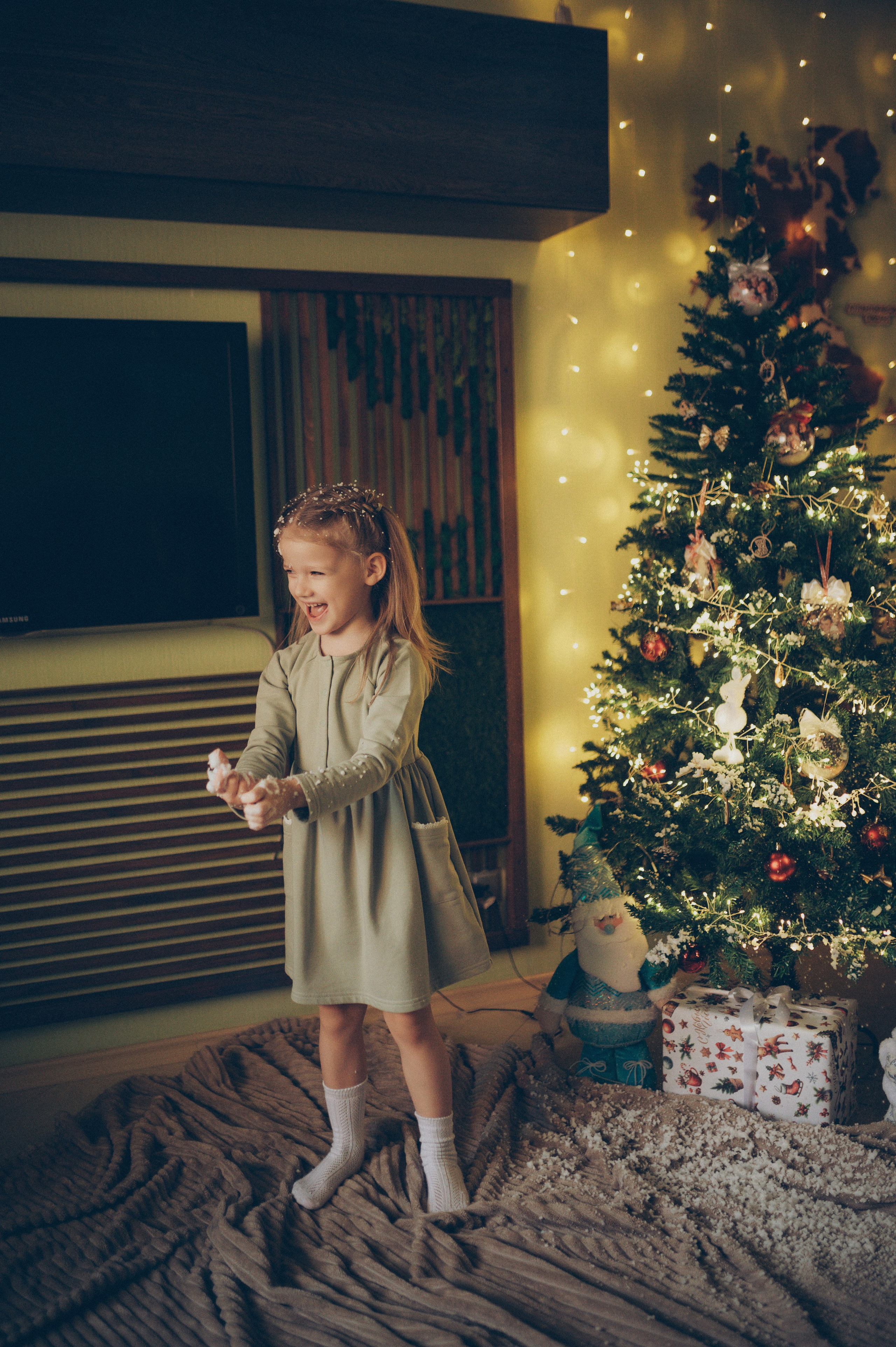 Тася, Соня, Женя и Илья (новогодняя домашняя). Фотограф, г. Лесной Свердловской области