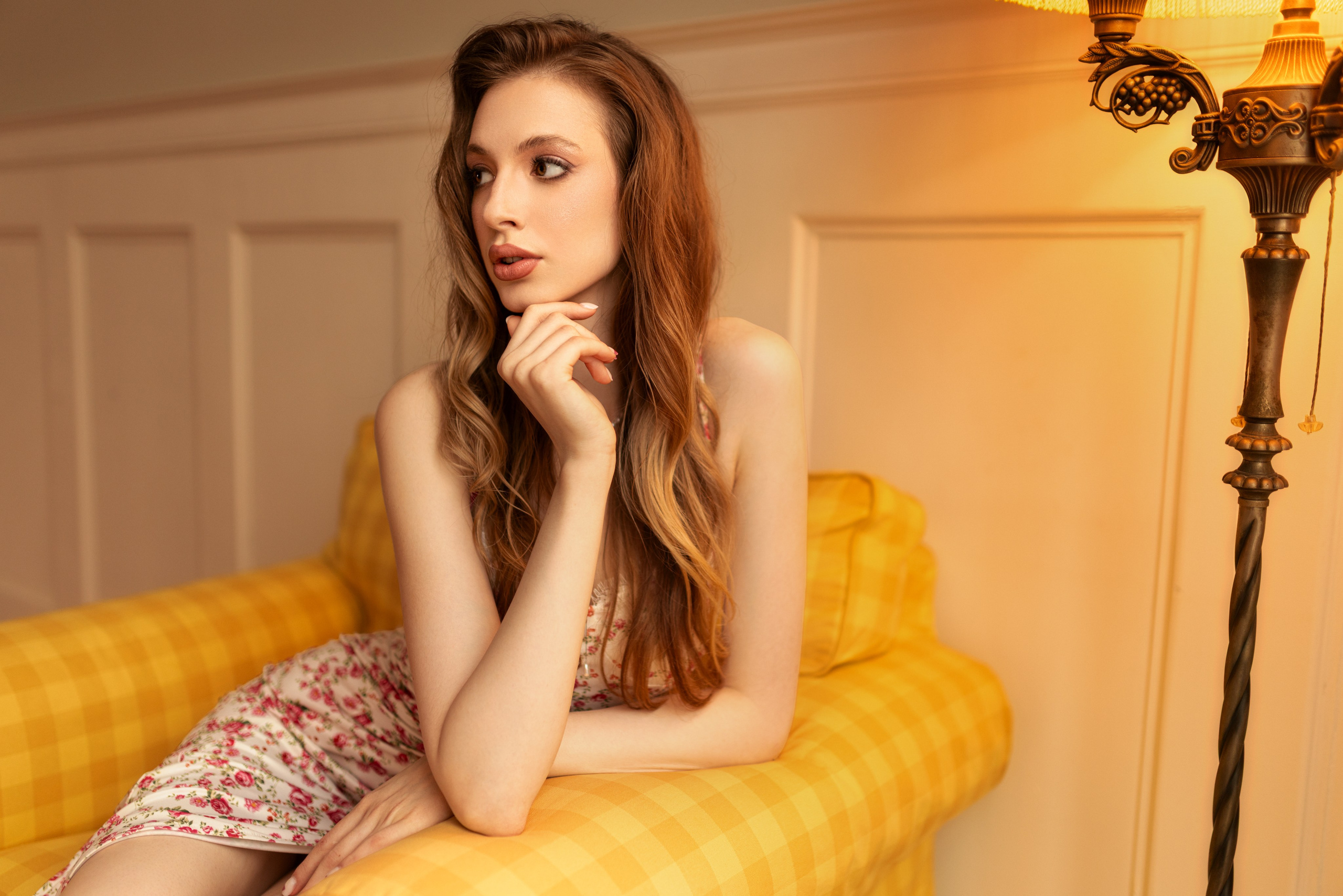 Студийный фотосет в винтажном интерьере с Ксенией в формате для «себя». Дмитрий Шульгин, портретный фотограф в Воронеже