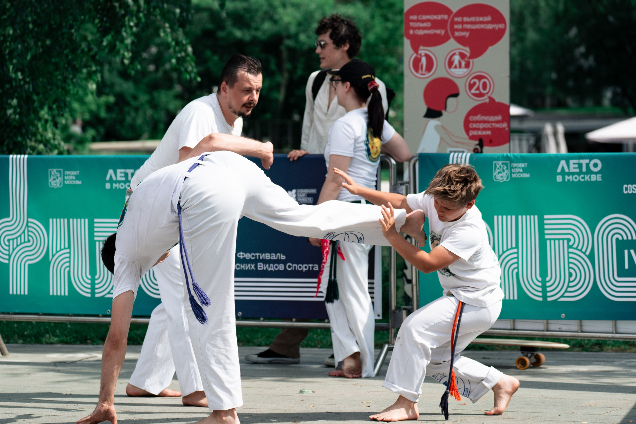Открытый класс AXE Capoeira на фестивале неолимписких видов спорта на ВДНХ 2025 г:. Фотограф в Москве Ткаченко Владимир