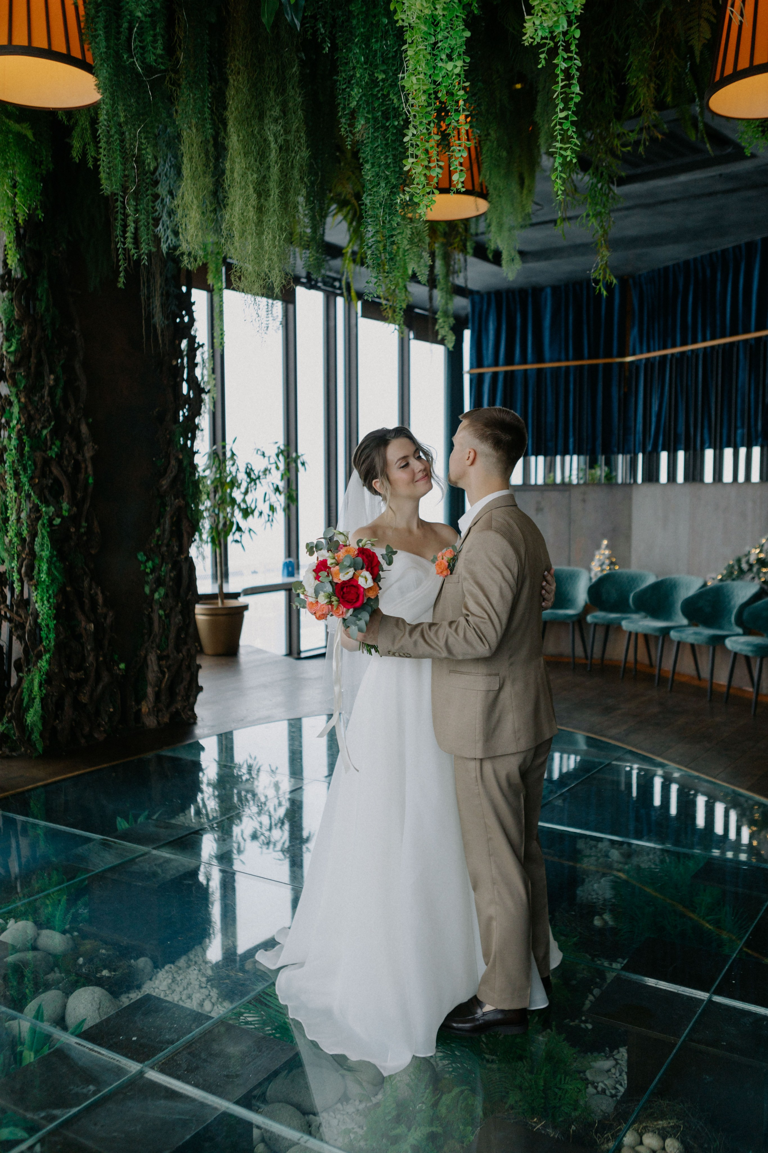 Ксюша и Илья. Утро в отеле роспись в Birds. Свадебный и портретный фотограф в Москве Анастасия Масюк