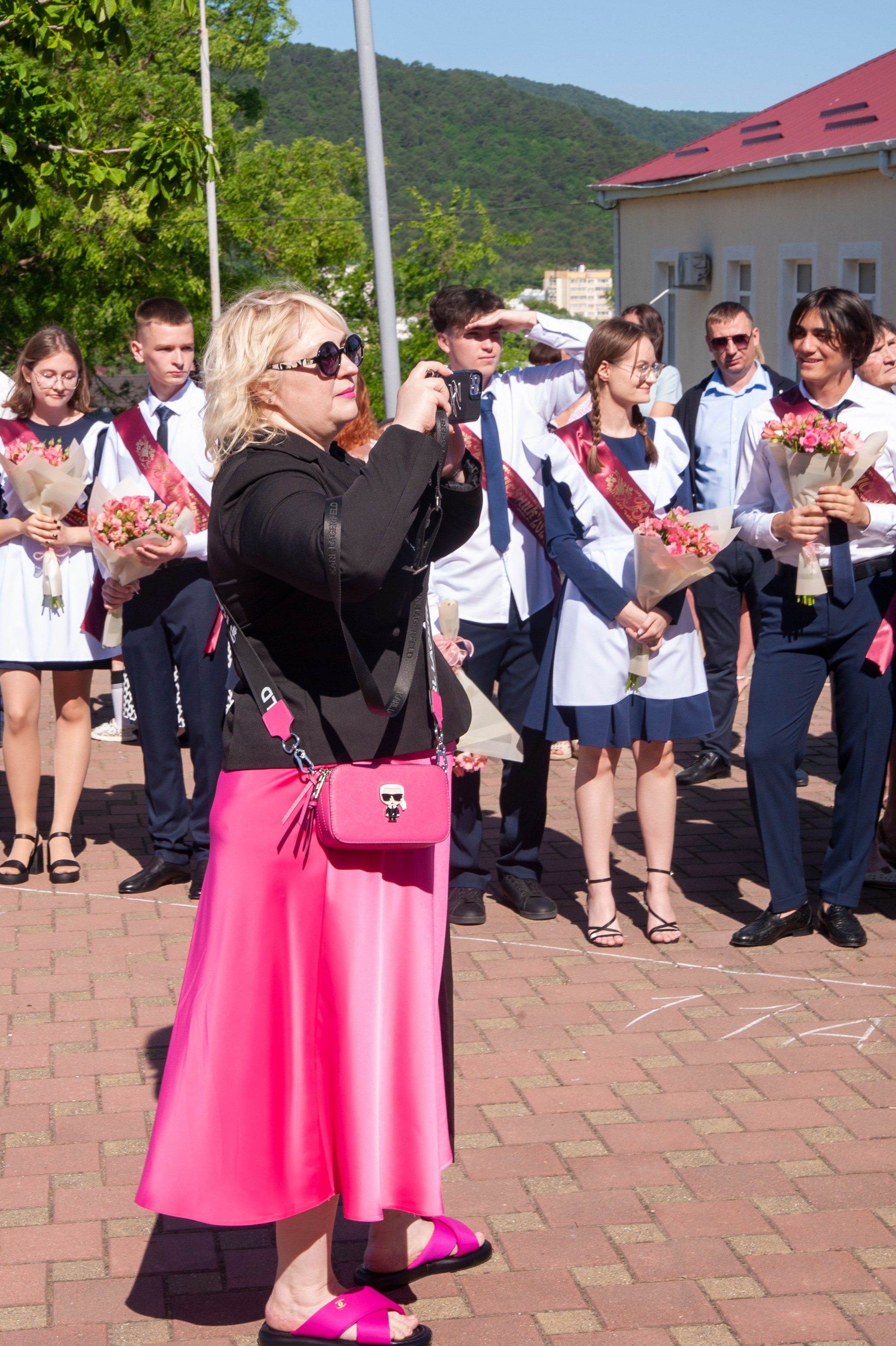 Последний Звонок МАОУ СОШ № 17 им. Эдуарда Есаяна — Архипо-Осиповка. Свадебный и семейный фотограф Денис Лукьянов в Краснодаре, Краснодарском крае и Республике Крым