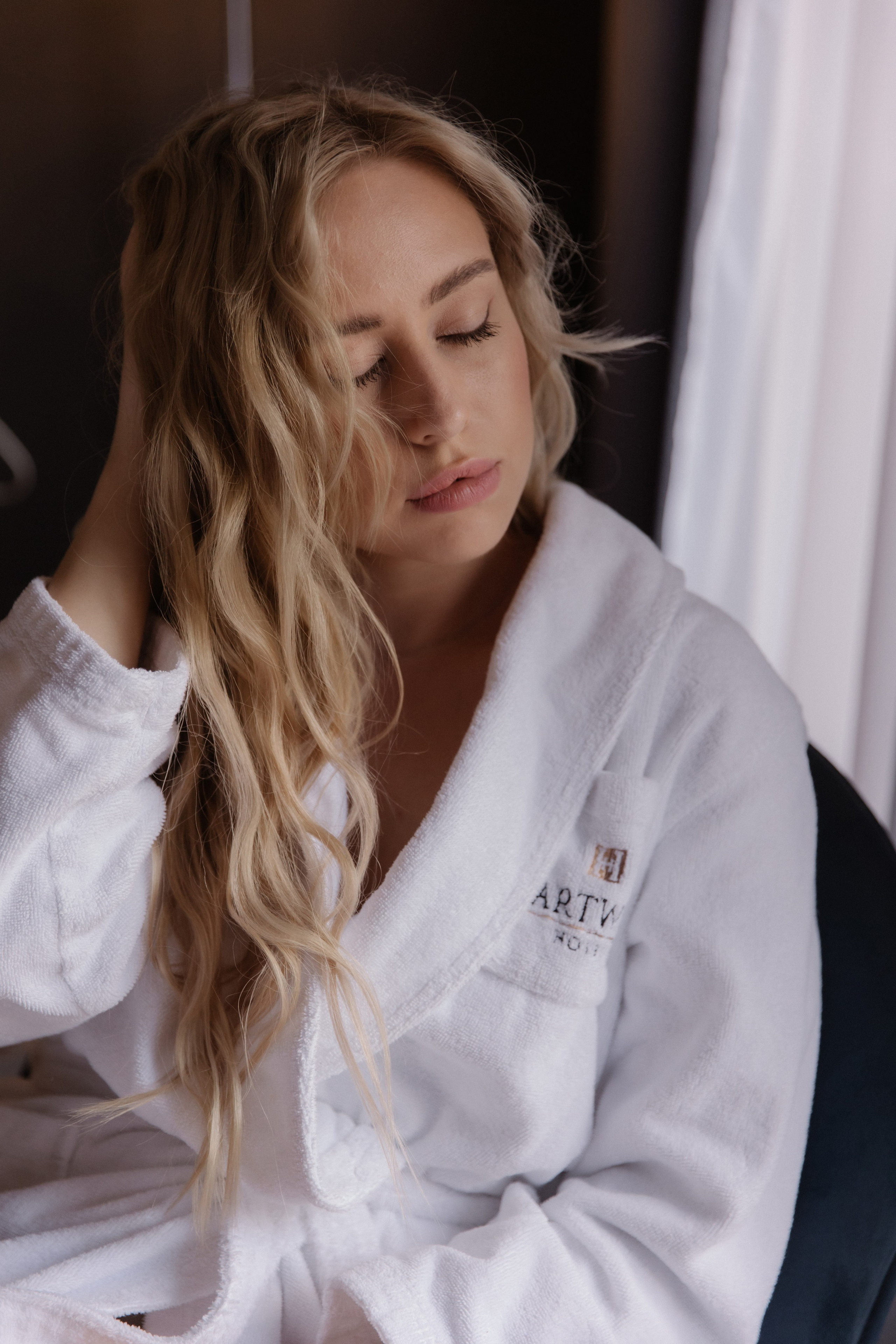 Саша. Фотодень в отеле. Семейный и свадебный фотограф в Москве и Зеленограде Пилипенко Юлия