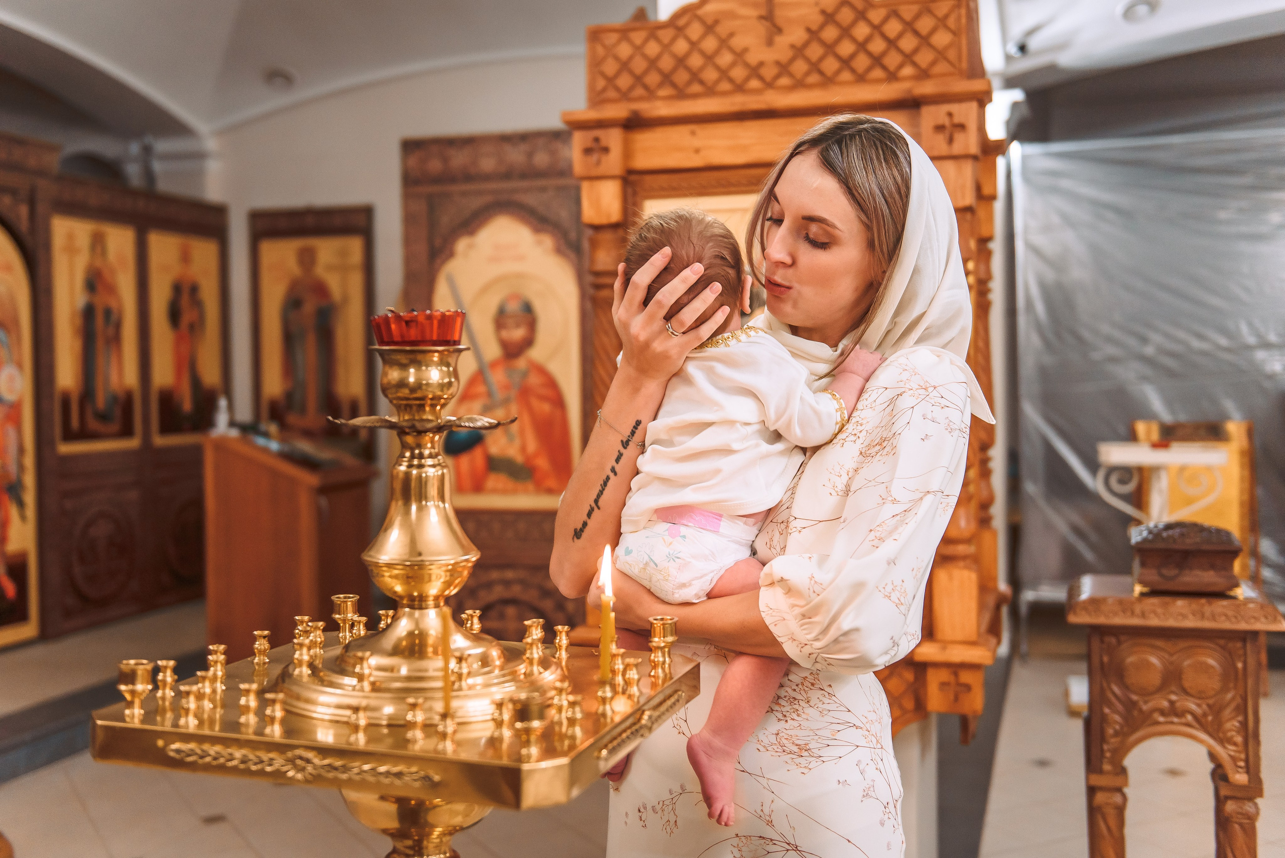 Крещение в Храме иконы Божией Матери Неупиваемая Чаша. Свадебный и семейный фотограф в Москве Юлия Винник