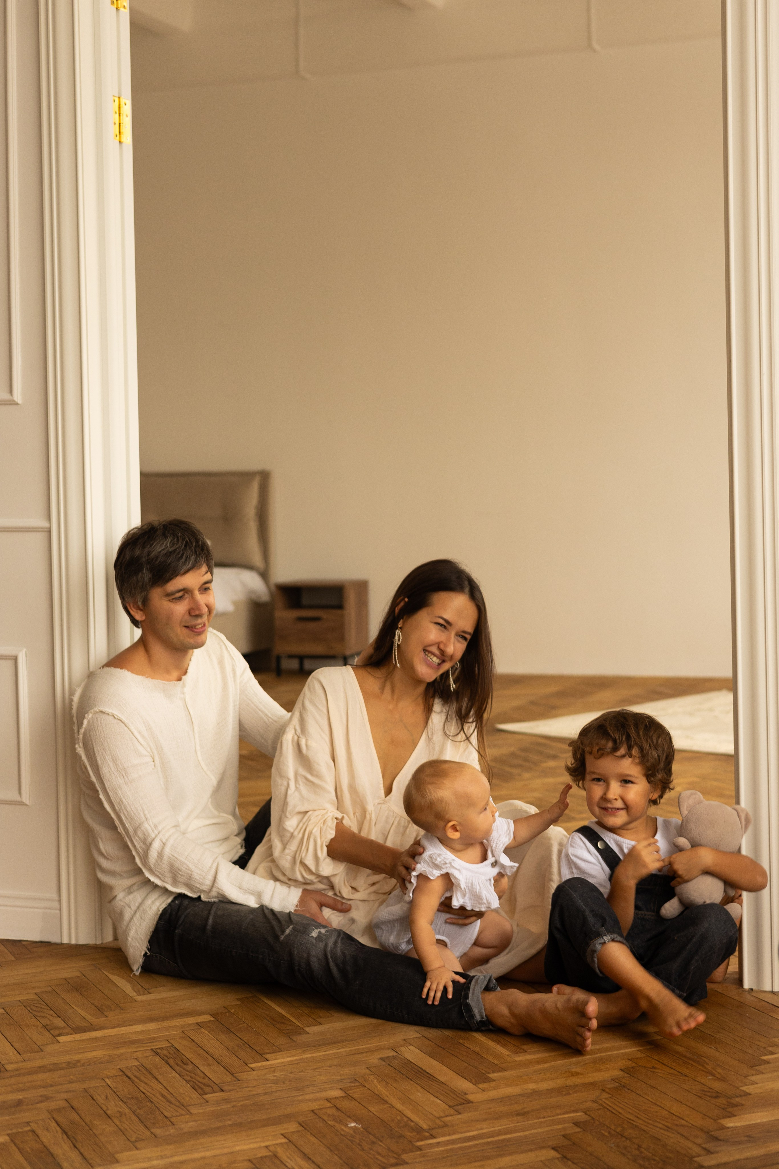 Ник, Карина, Ричард, Линда. Привет! Меня зовут Эльвира, я фотограф в Екатеринбурге