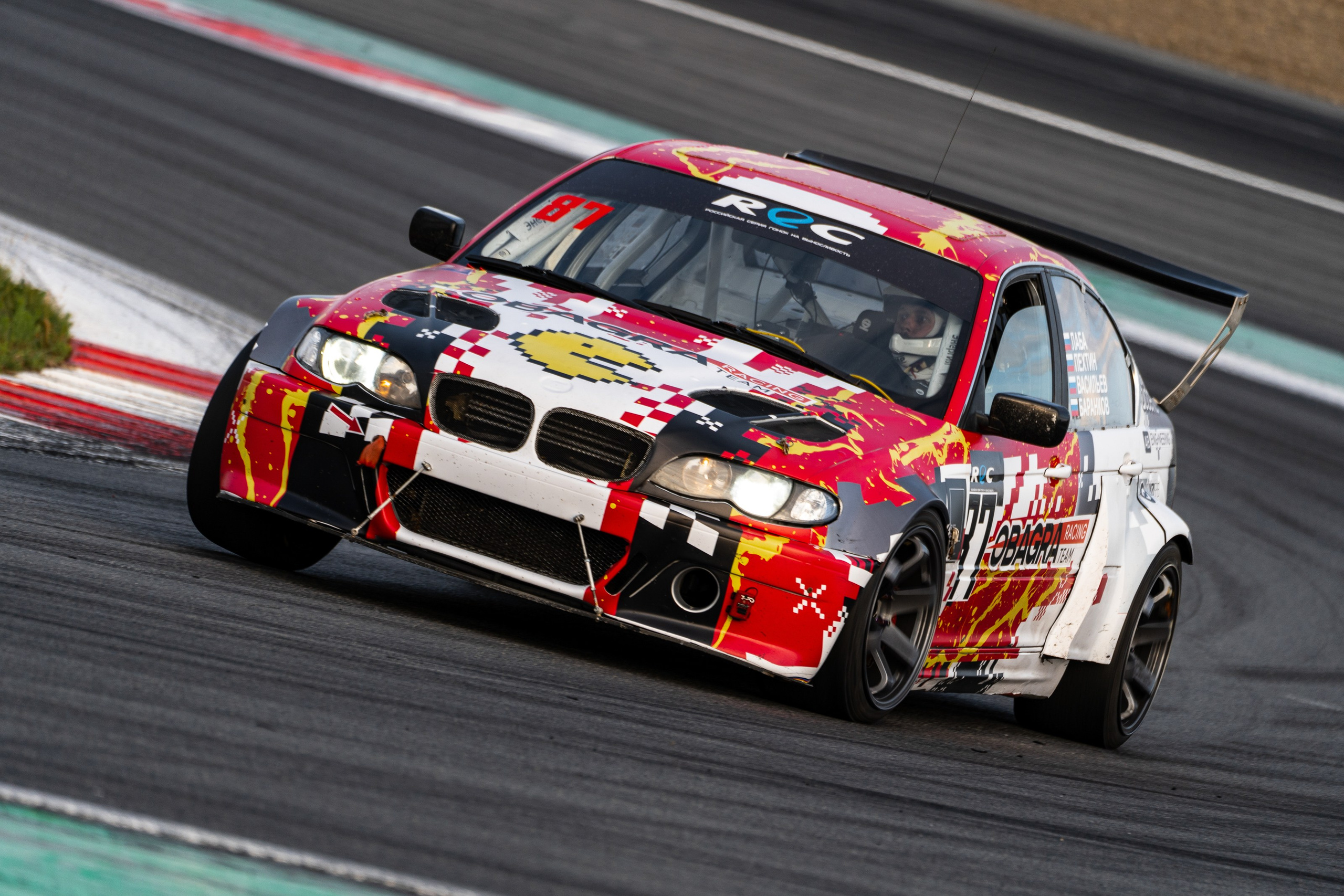 Фотографии российских и международных чемпионатов по автомобильному спорту. Фотограф Николай Прокофьев модельные тесты в Москве