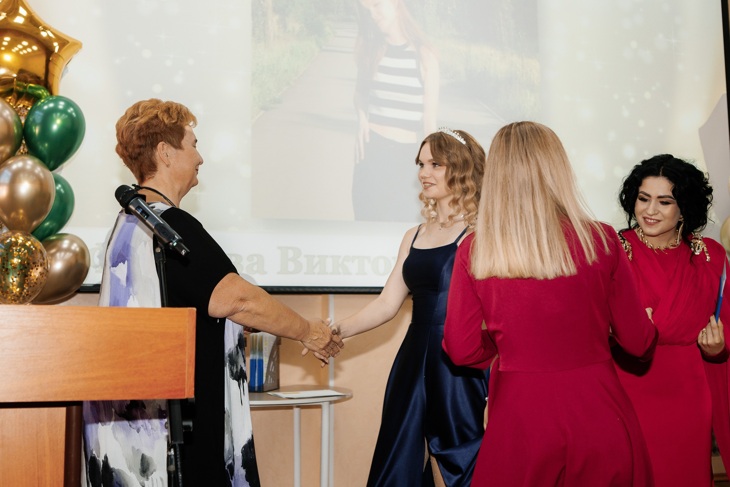 Выпускной Гимназия 12 2024 г. Свадебный и портретный Фотограф в Липецке Дмитрий Котюков