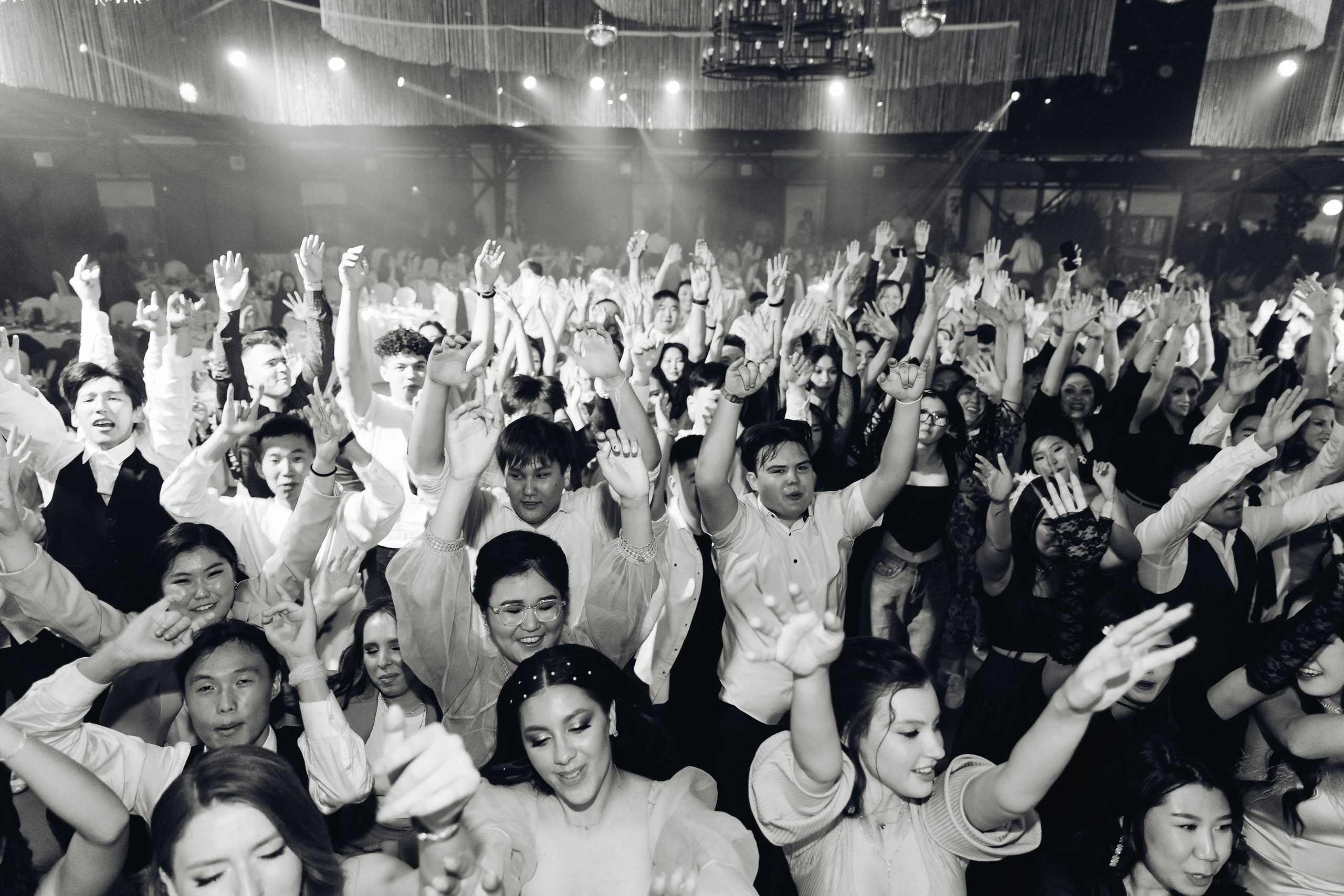 Выпускной вечер. 49 школа. Баран на корове. Свадебный и семейный фотограф в Улан-Удэ