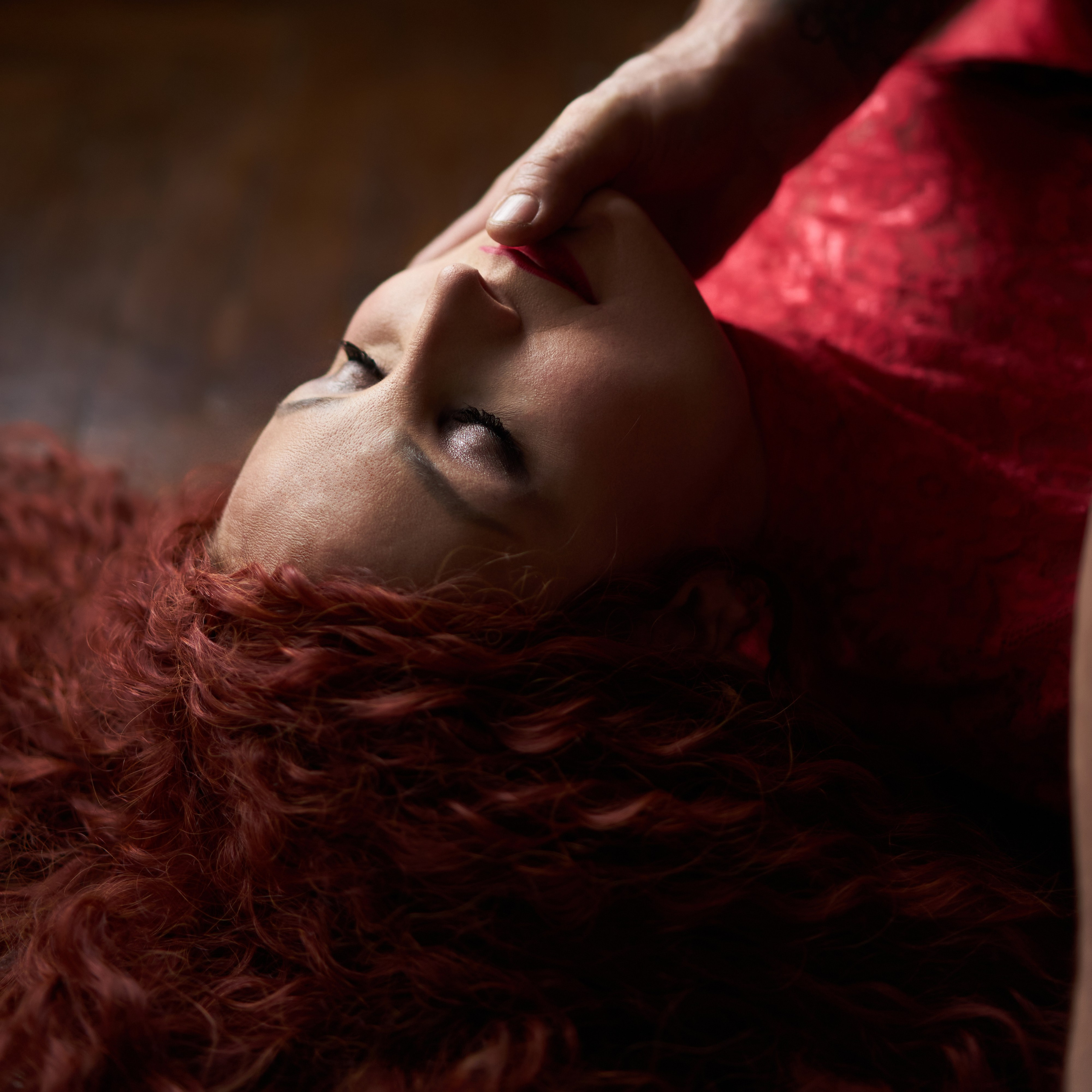 Фотосессия влюбленных в студии. Фотограф Екатеринбург Кокшарова Александра