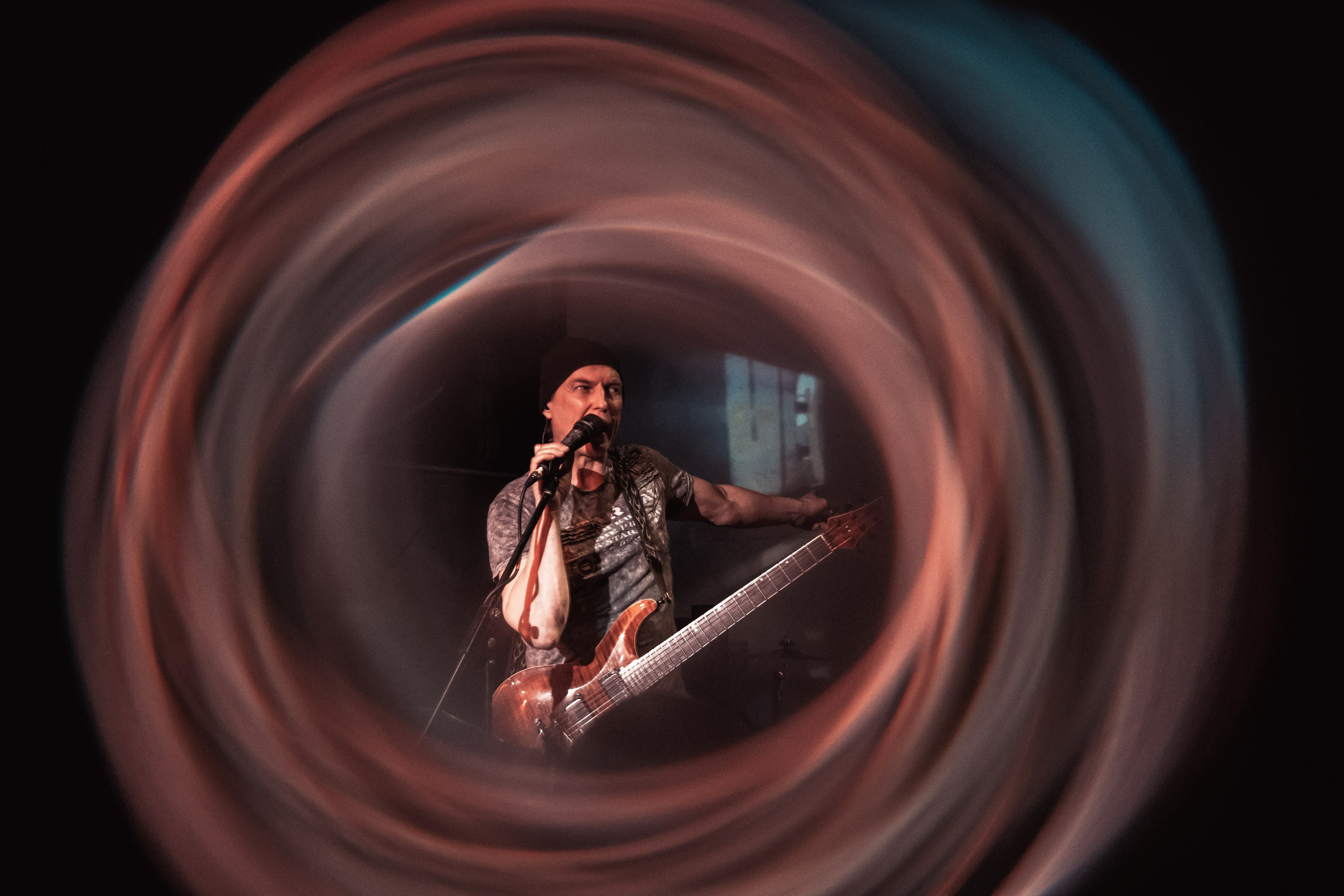 Черный обелиск. Красноярск, 08.04.2025, Эрмитаж. Фотограф Регина Крикунова г. Красноярск