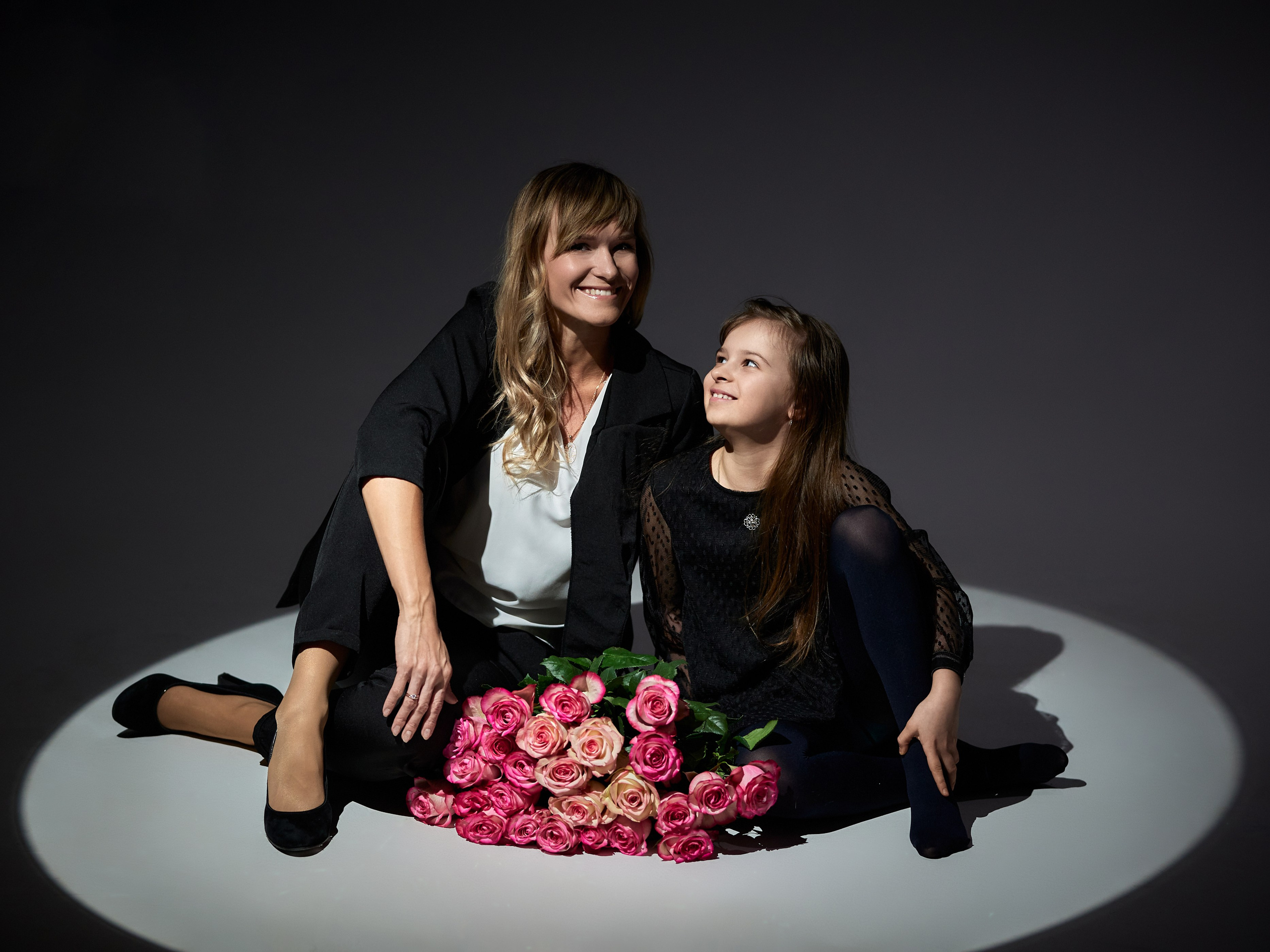 Виктория и Маша