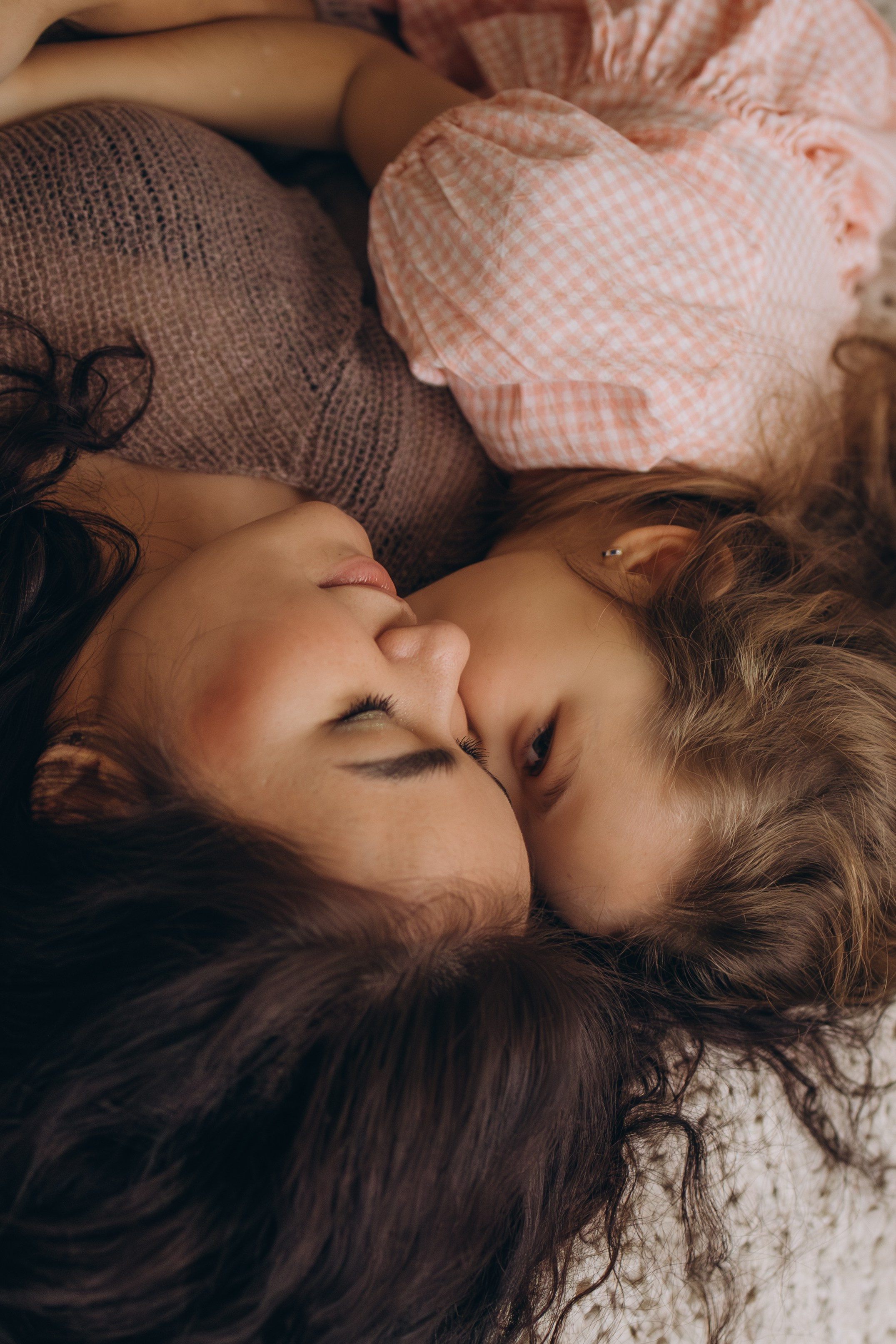 Мамочка и доченька в студии, г. Обнинск (Калужская обл.). Надежда Стар семейный и церковный фотограф в Жукове и Калужской области