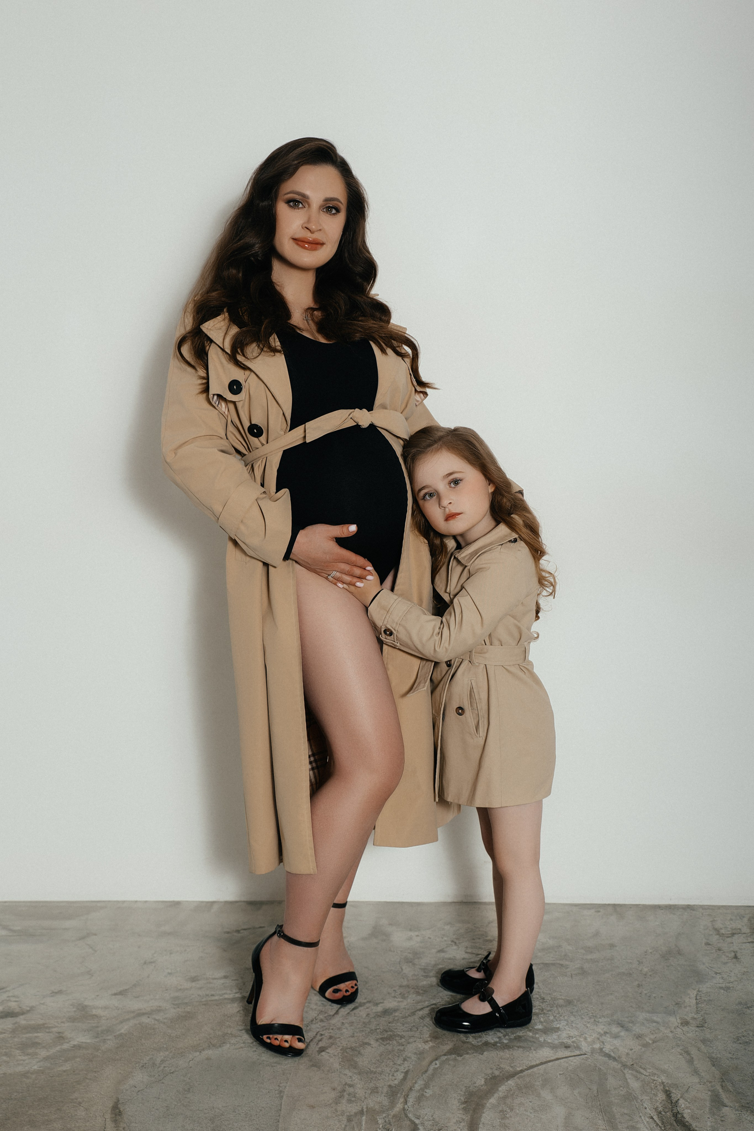 Тренч на маму до 48 р-ра, на дочь 110см