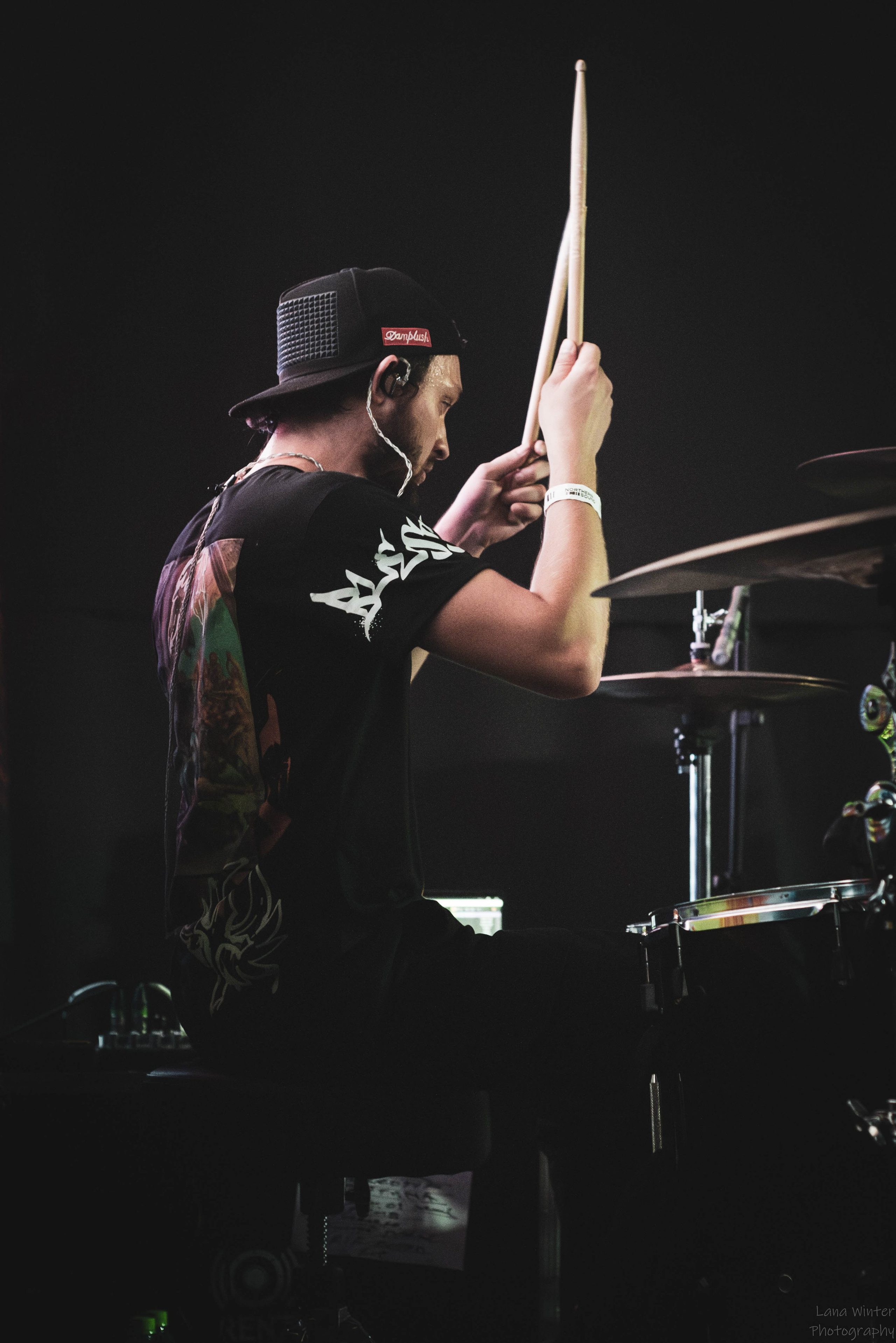 7000$ (29 июня 2025 года, Москва, клуб Урбан). Фотограф Светлана Блинова, Москва и Московская область