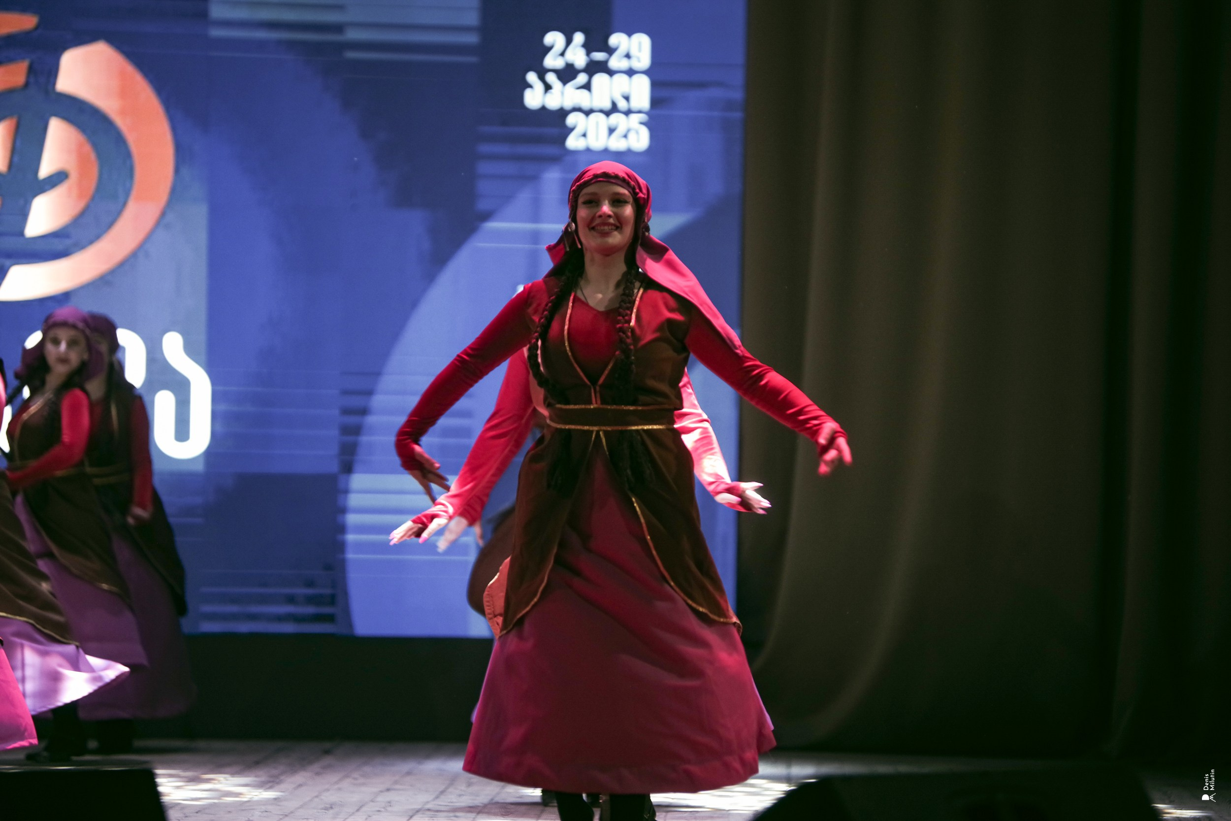 Танцы в Хоби. Портретный фотограф Денис Милютин