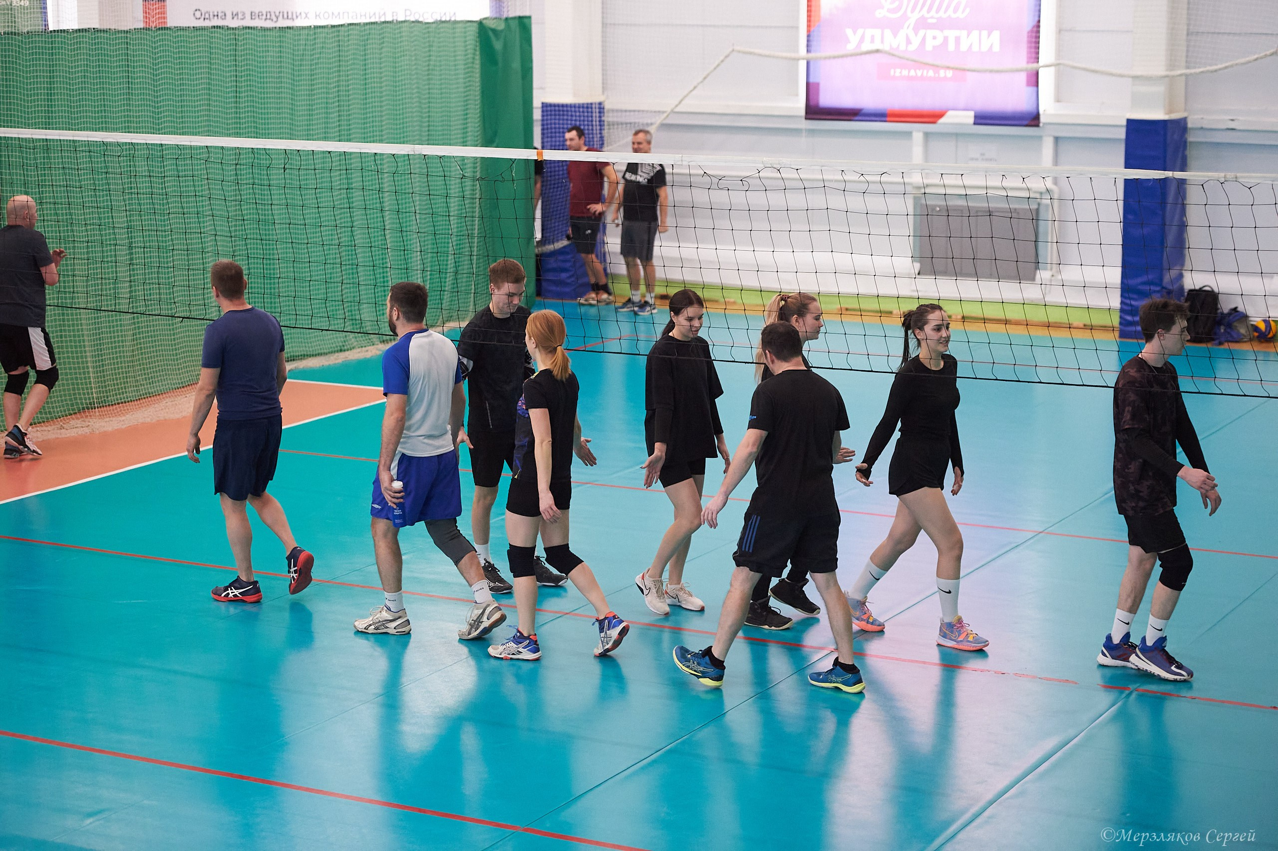 Новогодний волейбольный турнир. Ижевск. 16.12.23. Спортивный репортажный фотограф в Ижевске Сергей Мерзляков