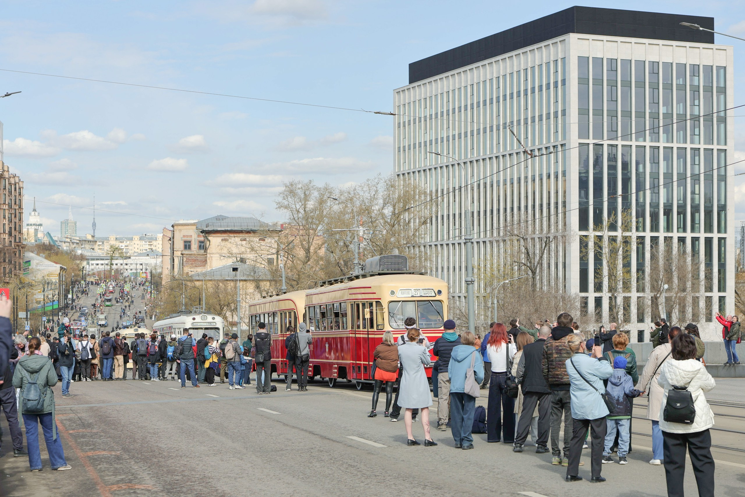 Парад трамваев. Репортажный, архитектурный, театральный и файн-арт фотограф Лена Мельникова в Москве