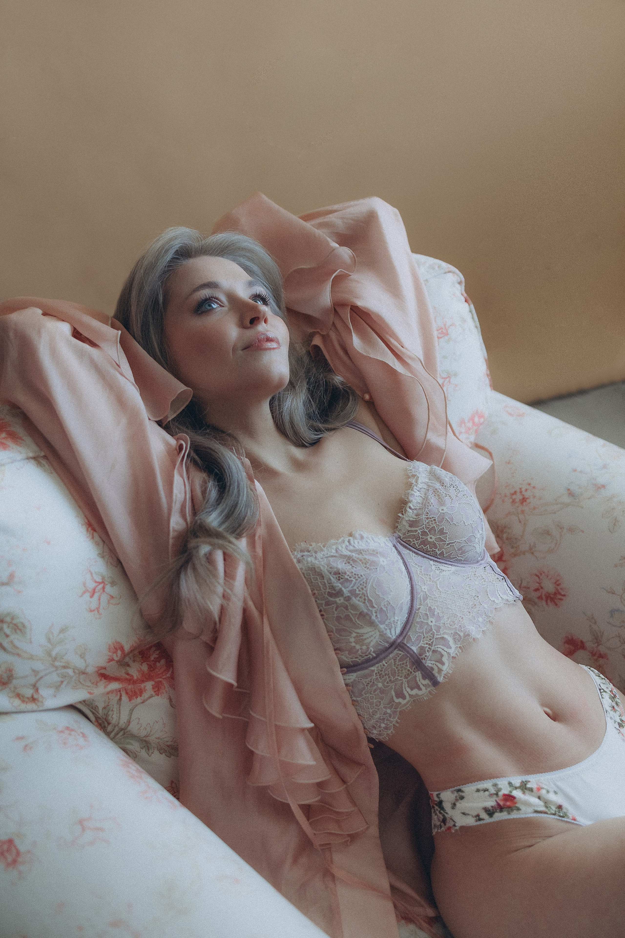 Девушка весна. Главная