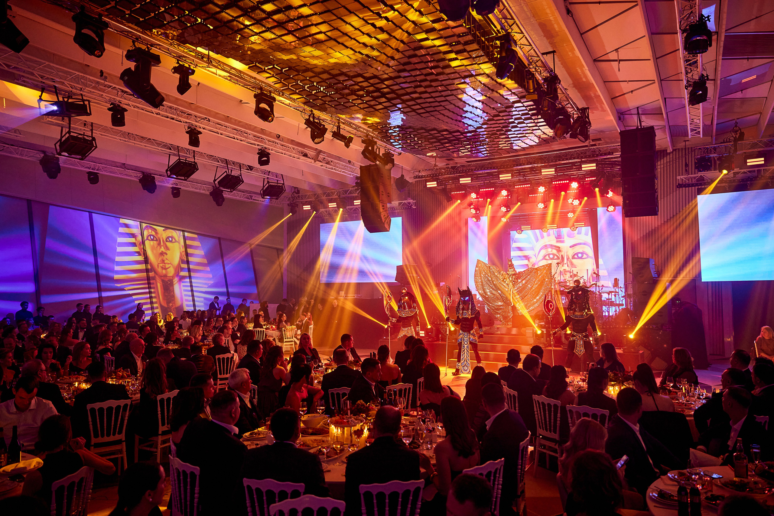 Dimacube_reportage. Advertising, fashion photographer Dima Cube Moscow, Europe