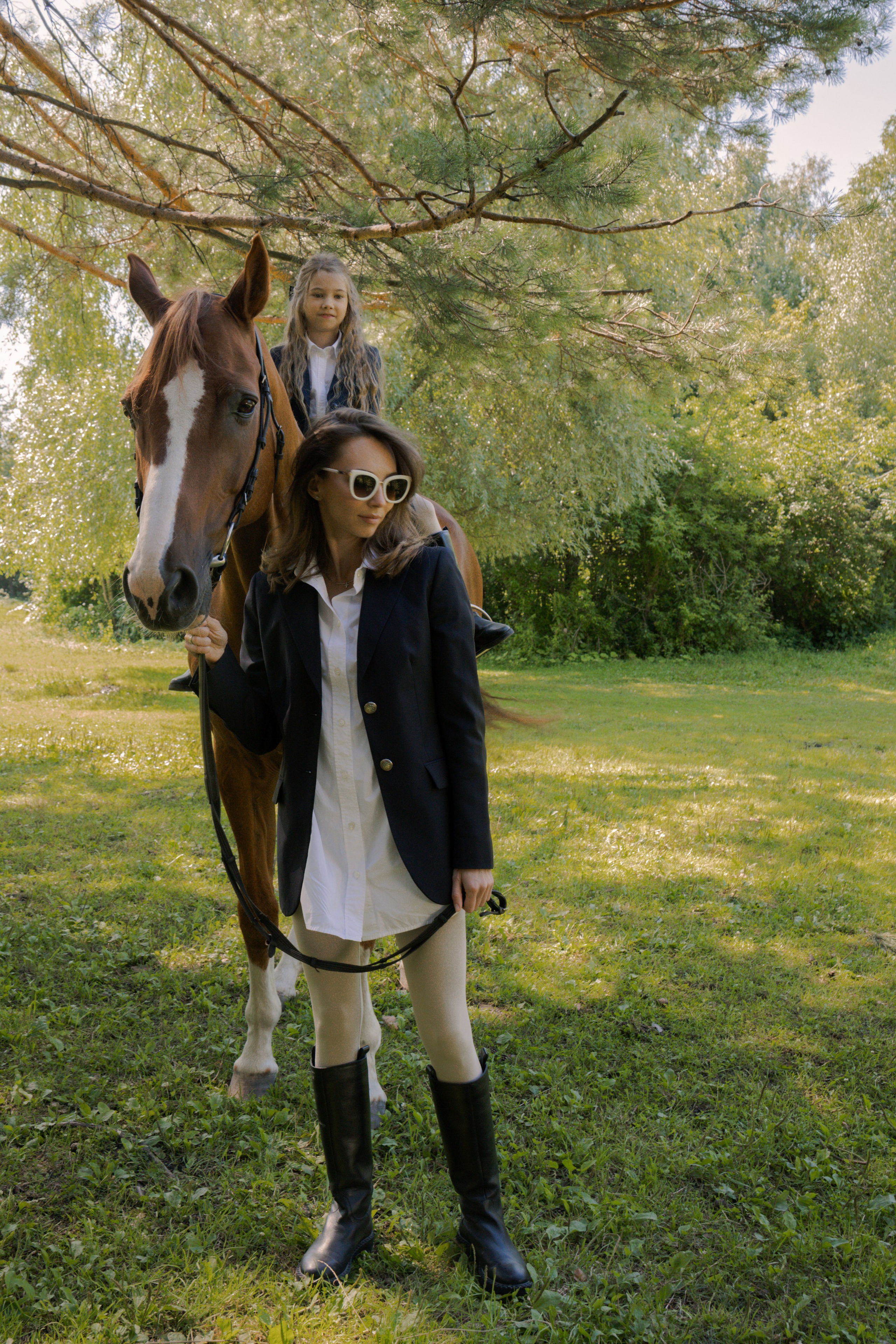 Девушка и конь