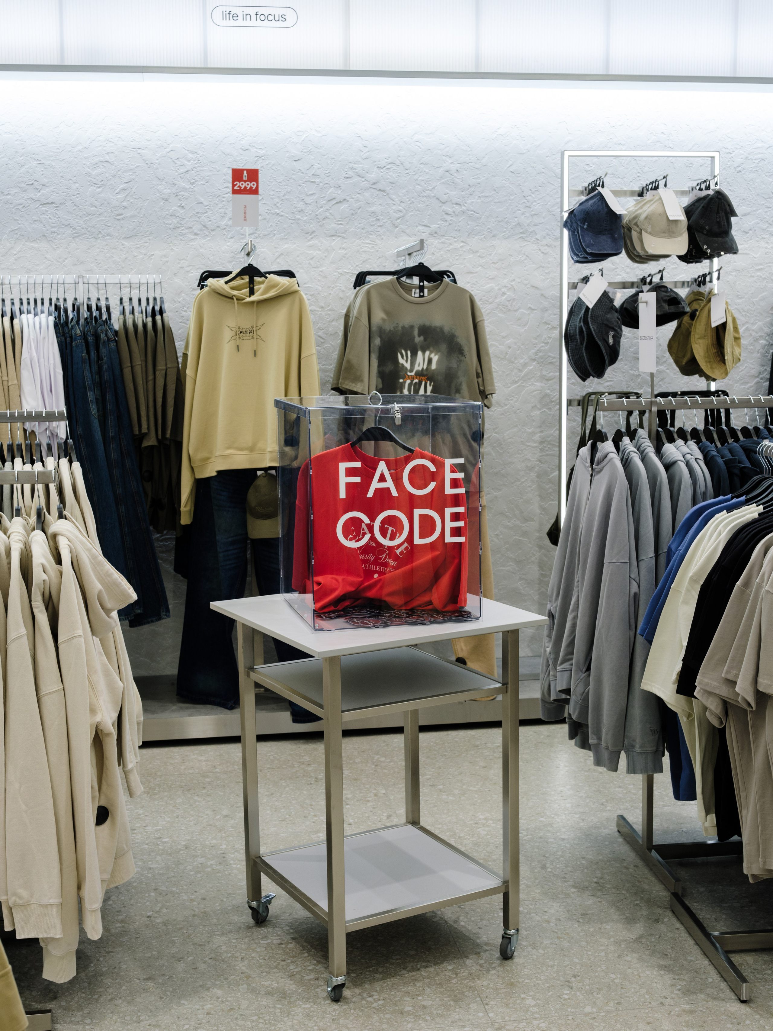 Открытие FACECODE. Репортажный и портретный фотограф в Москве Илья Спиридонов