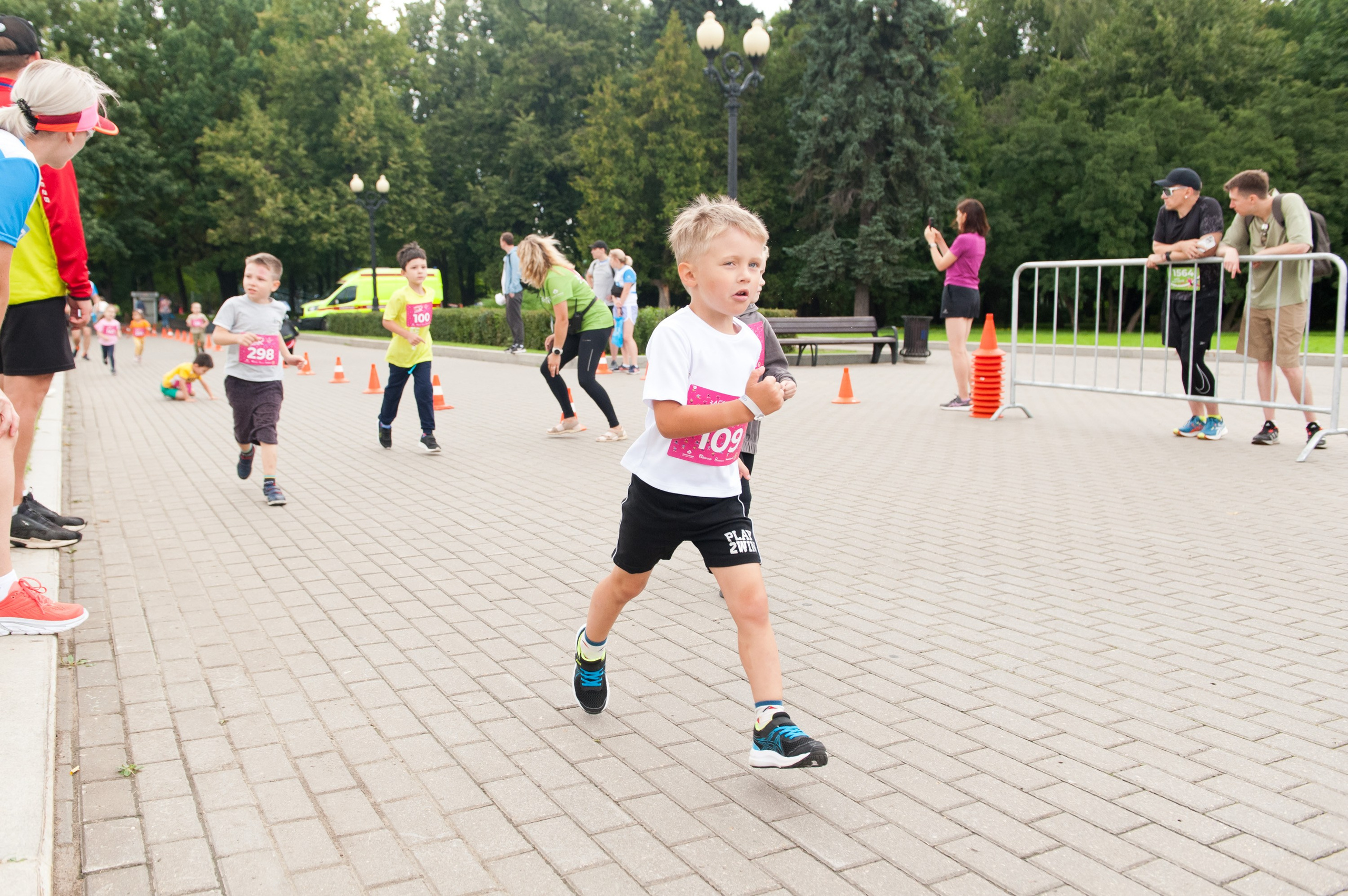 Корпоративное. Забег X5 Retail Group. Репортажный фотограф и видеограф Слава Думчев. Тимбилдинги, отчетники, корпоративы