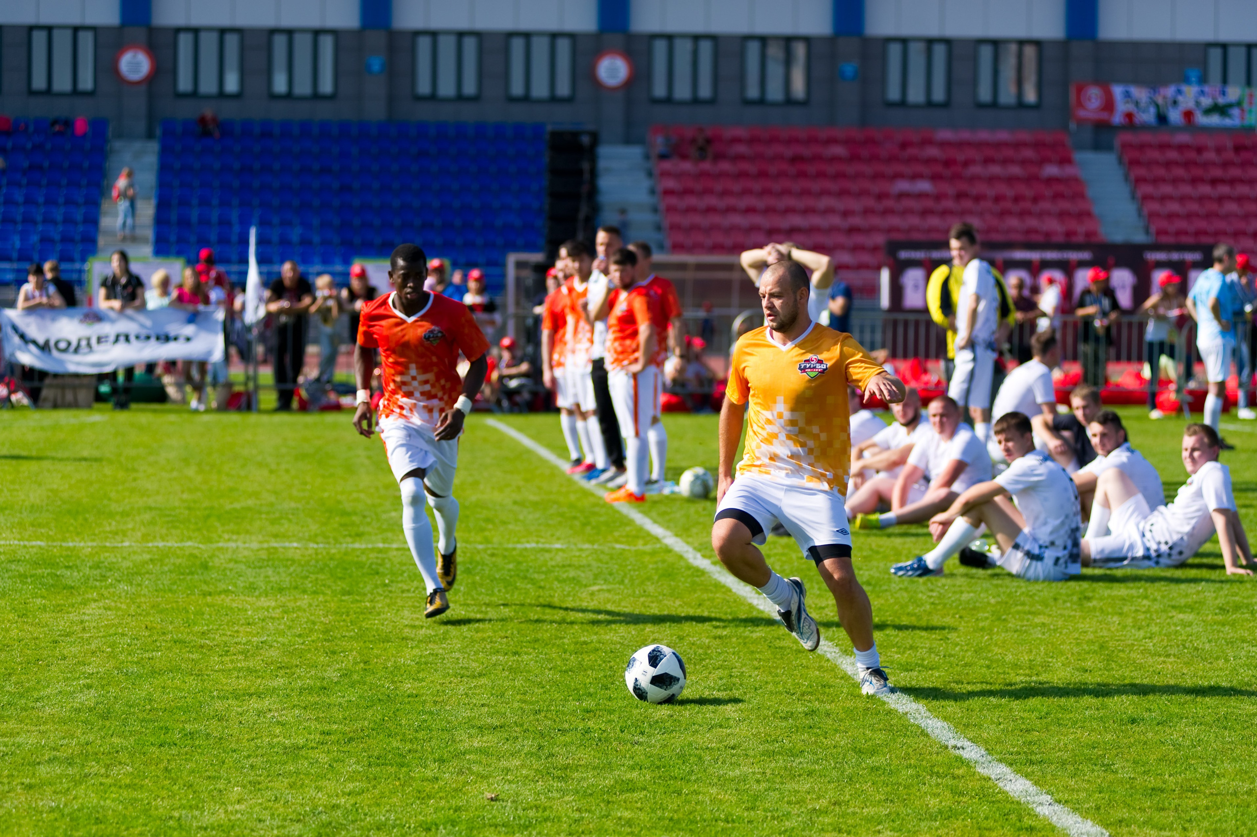 Турбофутбол (корпоративное соревнование «Пятерочки»). Репортажный фотограф и видеограф Слава Думчев. Тимбилдинги, отчетники, корпоративы