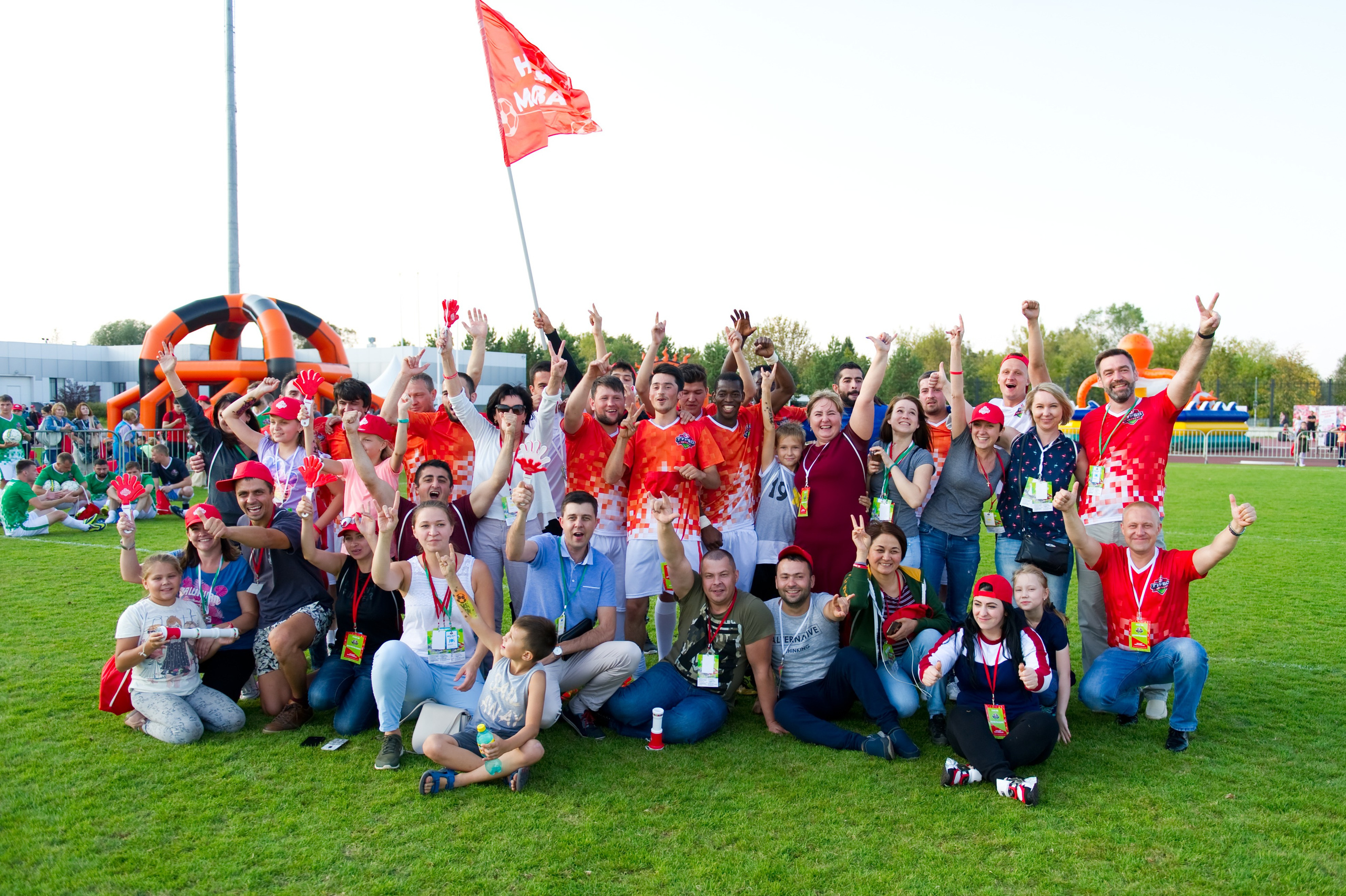 Турбофутбол (корпоративное соревнование «Пятерочки»). Репортажный фотограф и видеограф Слава Думчев. Тимбилдинги, отчетники, корпоративы
