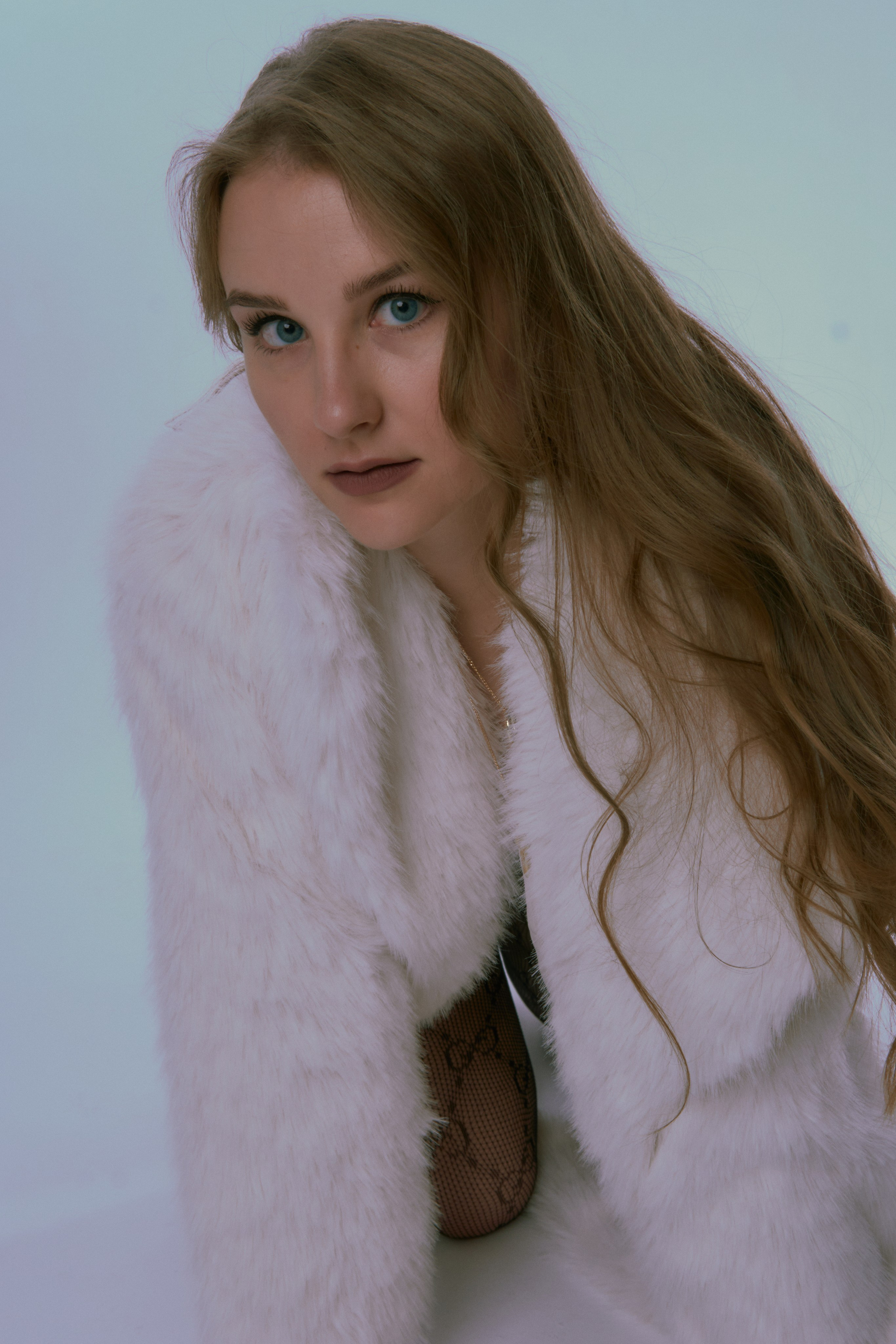 Стильная фотосессия в студии в шубе и белье. Фотограф Наталья Воронина Москва