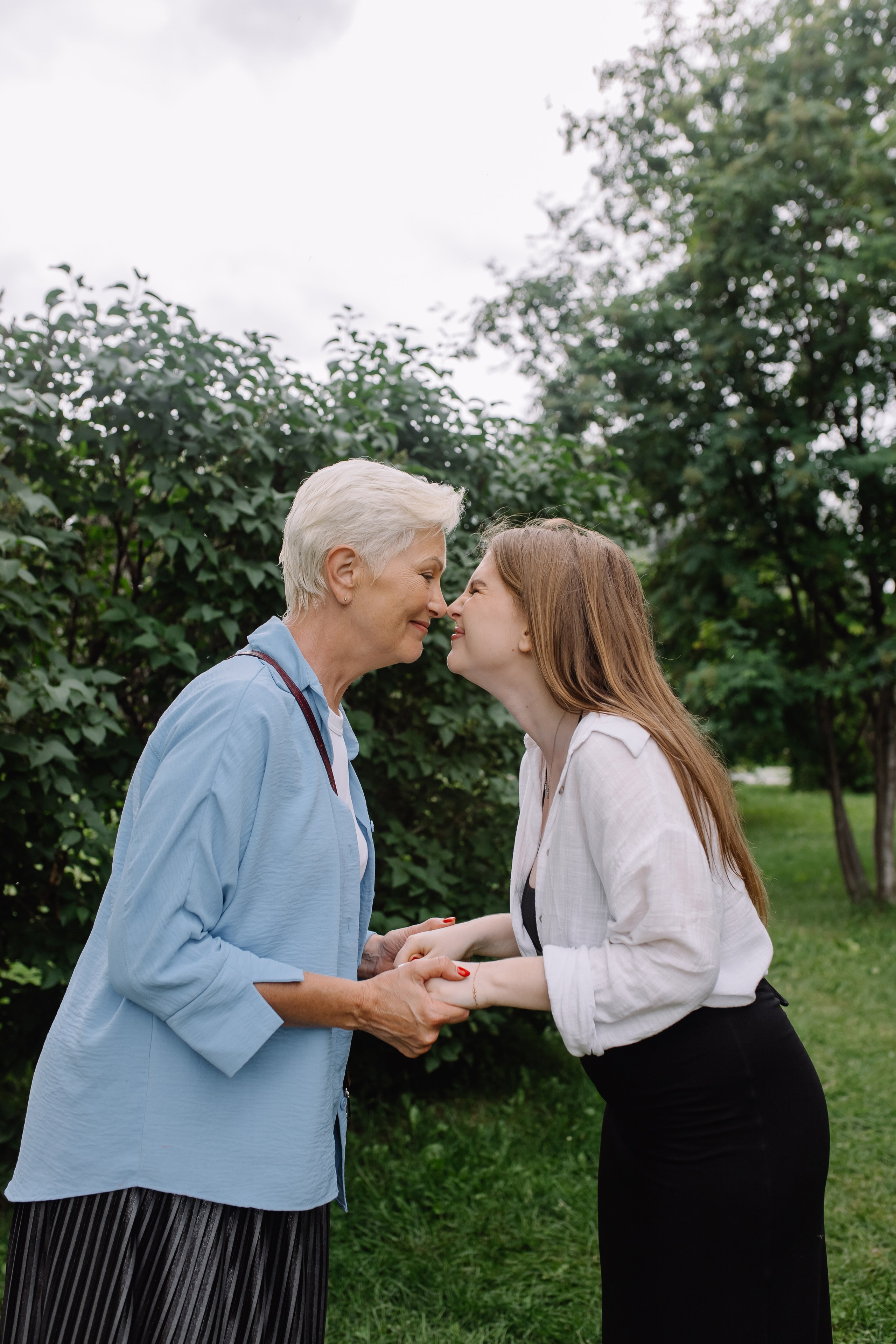 Прогулка Аси с мамой. Женский и семейный фотограф в Томске Алиса Качан