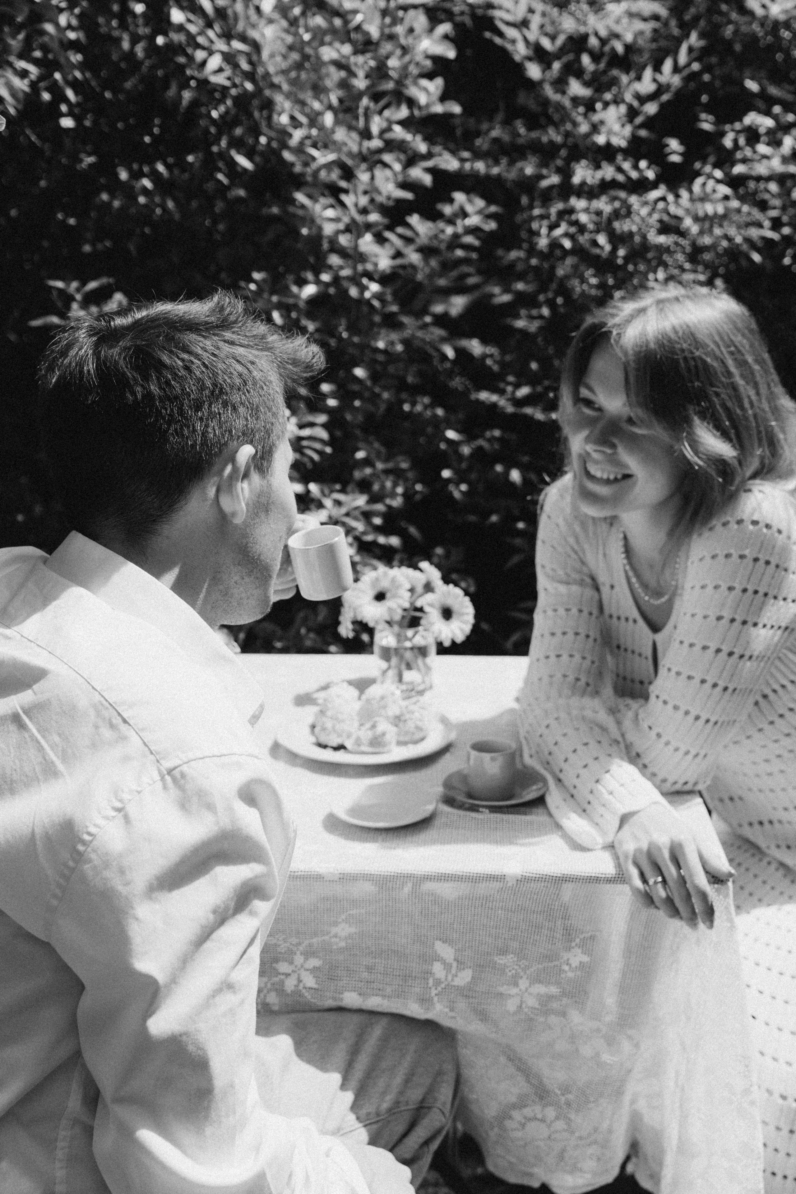 Love comes in the spring. Photographer in Paris