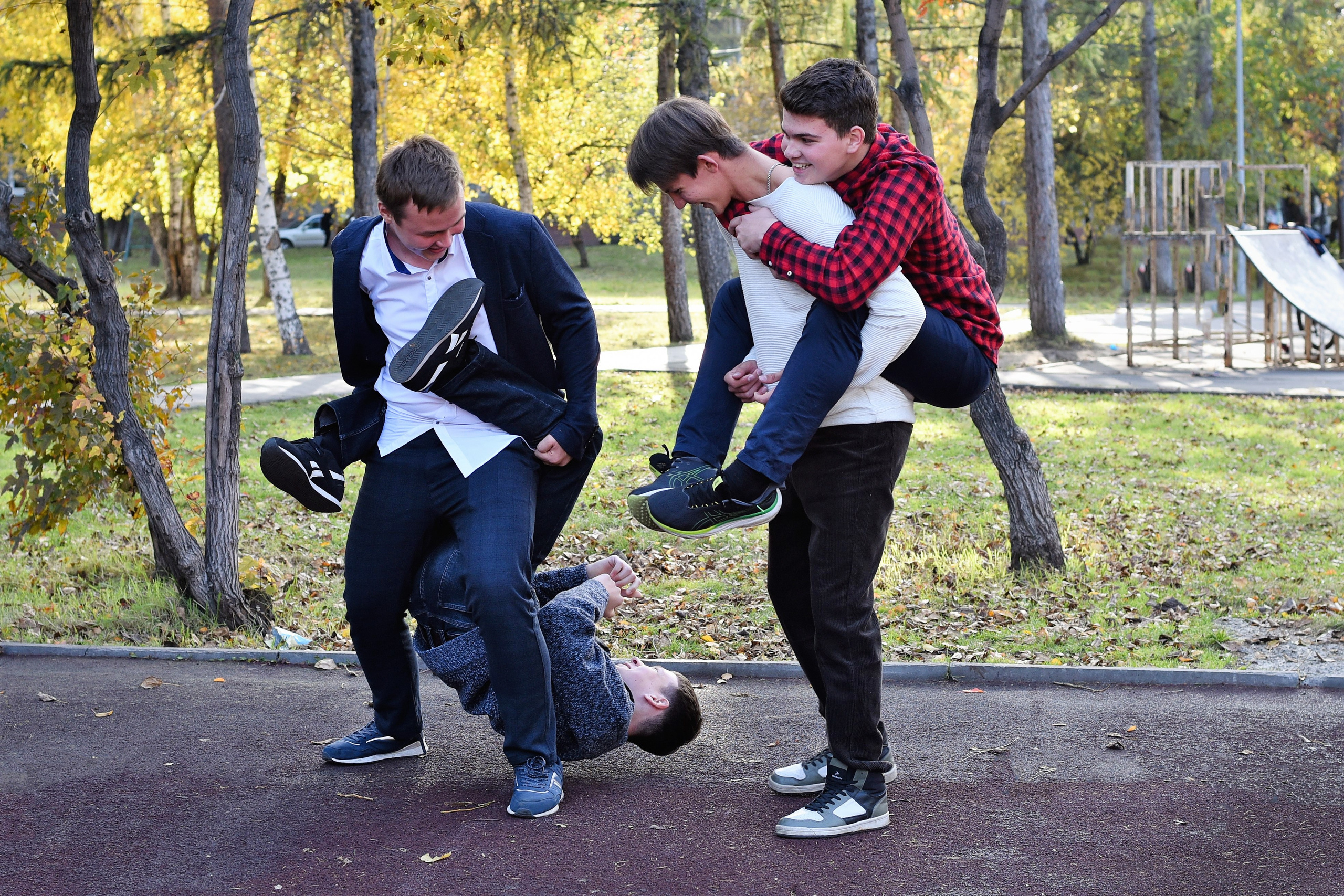 ФОТОСЕССИЯ В ПАРКЕ осень. Школьный фотограф ЛАРИСА МАТВЕЕНКО