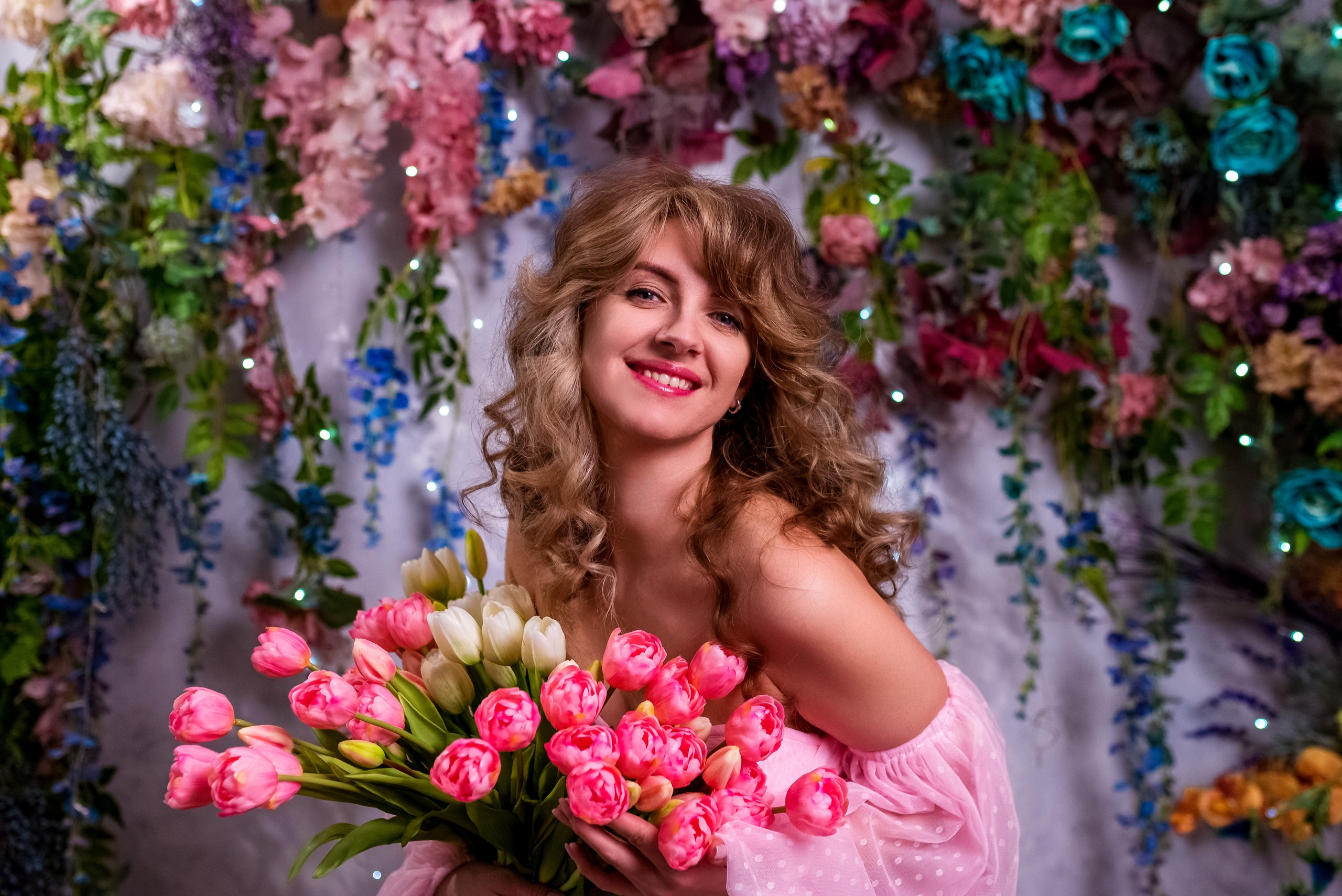 Цветочная фотозона. Женский фотограф Крещение Венчание Москва Брянск