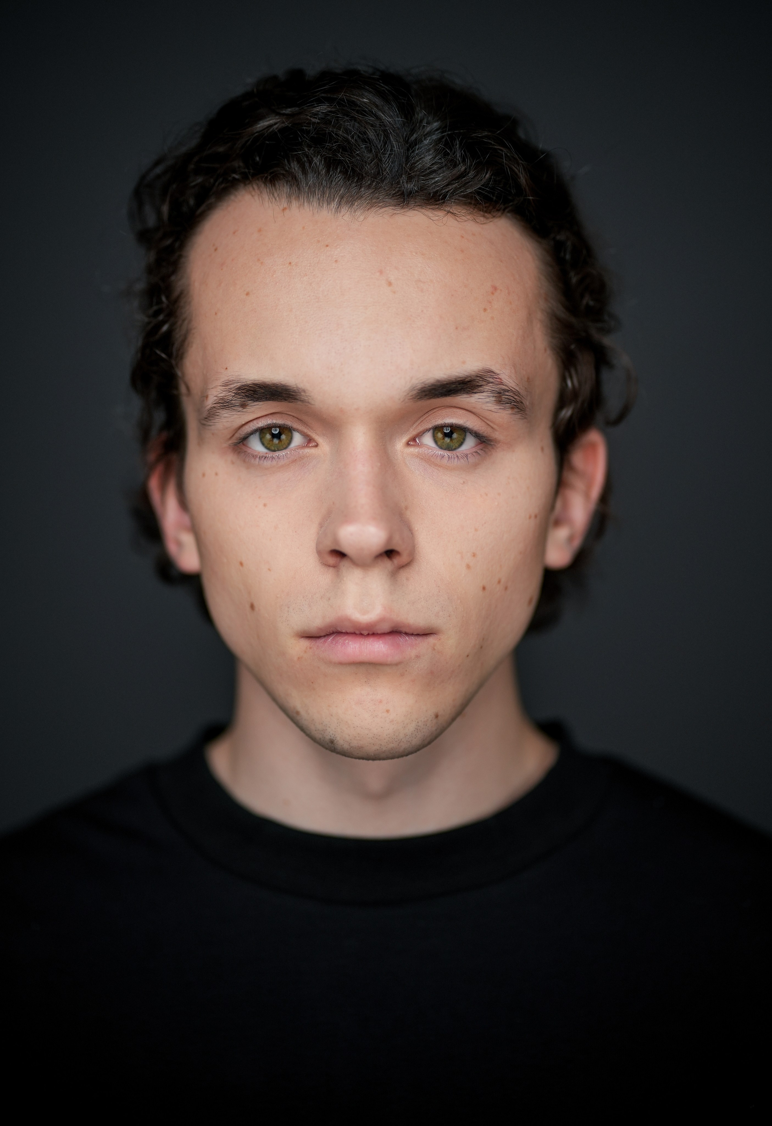 Актёр Владислав Грабарчук. Портретная съемка в Москве, студийный фотограф Игорь Фомин