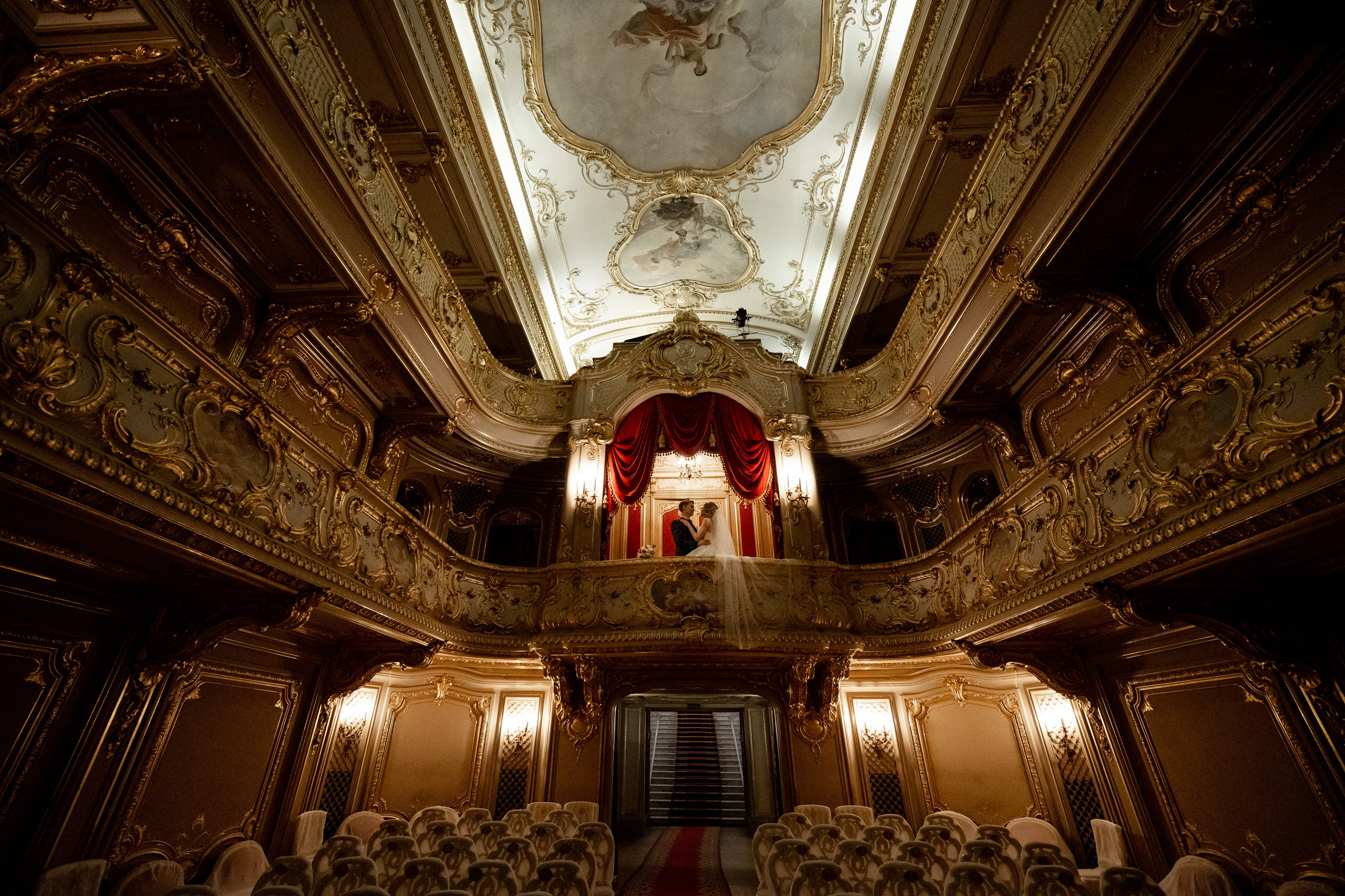 Крытые локации для свадебной фотосессии в Санкт-Петербруге. Свадебный и семейный фотограф в СПб Валерия Фомичева