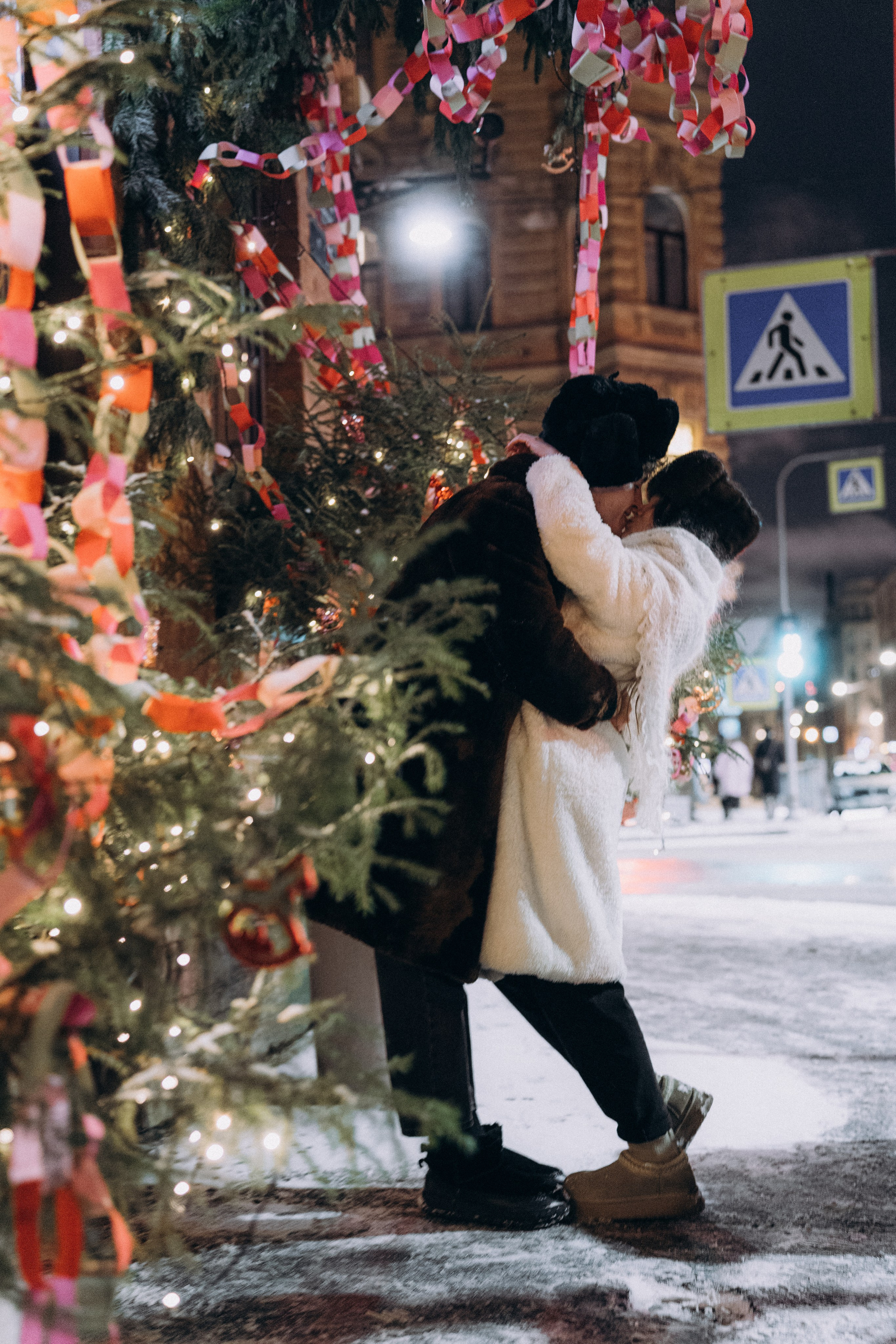 НОВОГОДНЯЯ ПРОГУЛКА ПАРЫ ПО ЧЕРНЫШЕВСКОЙ ПЕРЕД НОВЫМ ГОДОМ. Профессиональный фотограф, Санкт-Петербург — Виктория Богомолова