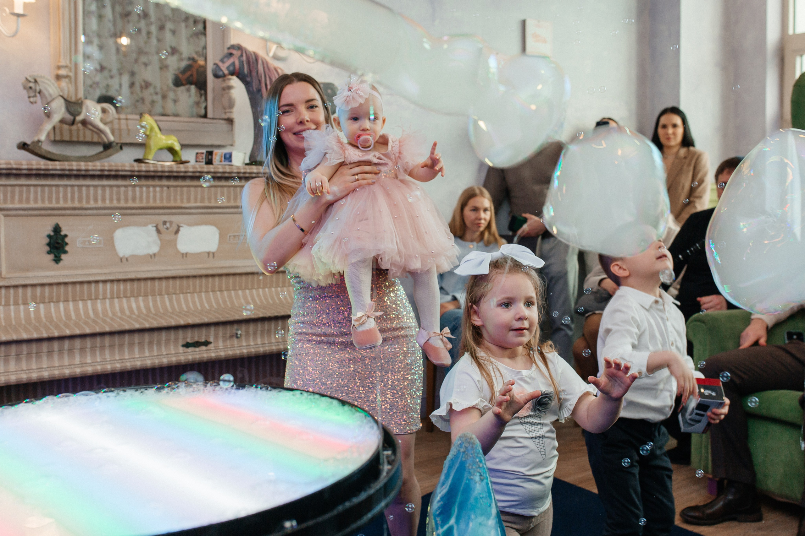 Детская фотосессия на День рождения. Фото Радости. Свадебный и семейный фотограф в Москве Юлия Самойлова