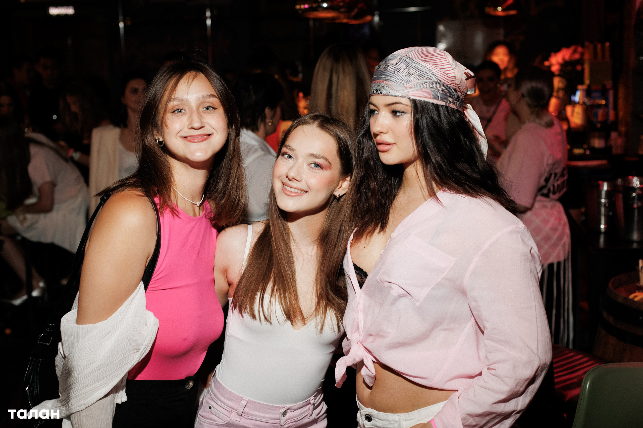 ВИНОТЕКА [бар+магаз] — BIRTHDAY PARTY. СВОИ. ФОТООТЧЕТЫ-СОБЫТИЯ-МЕСТА