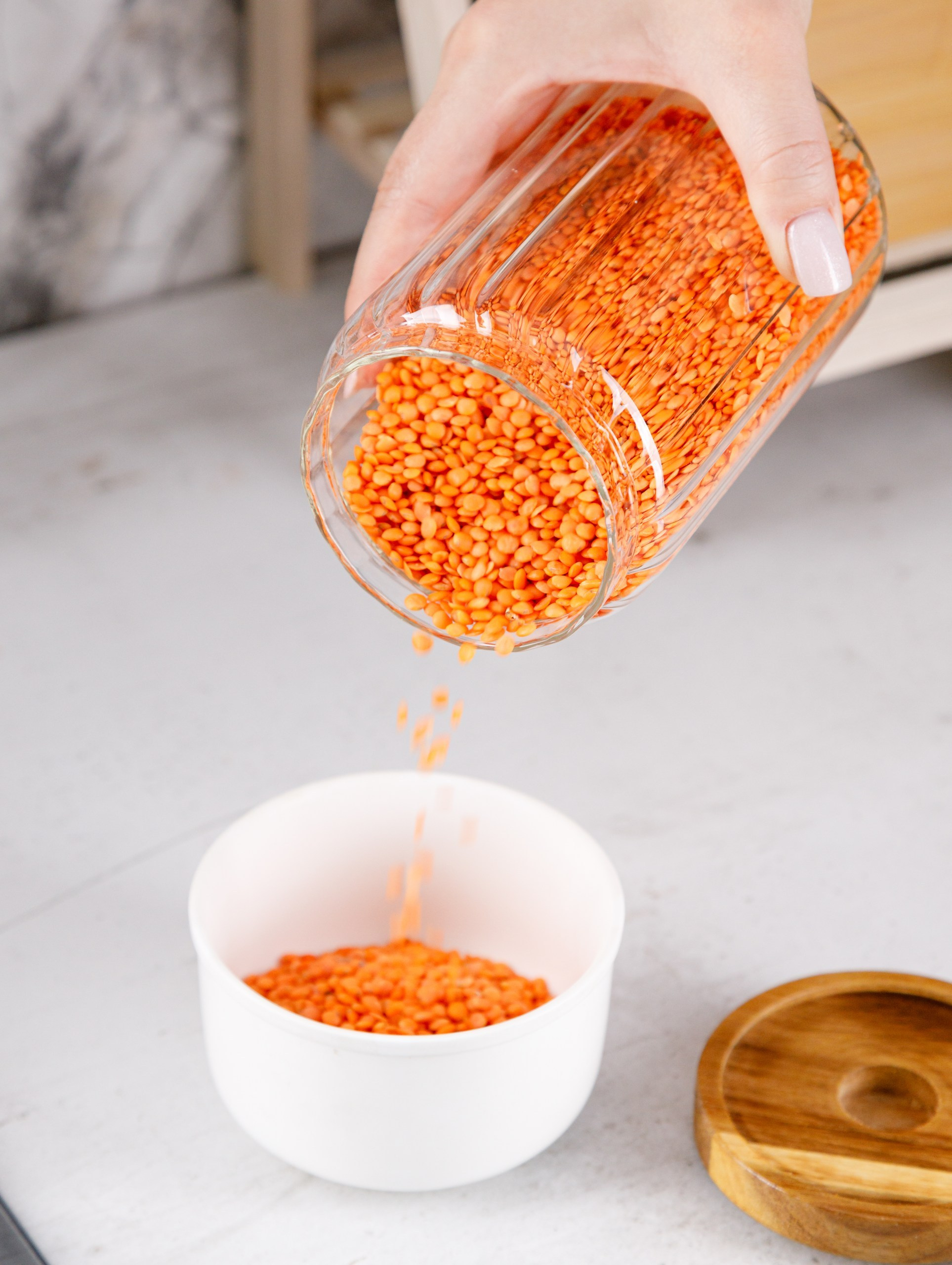 Стеклянные банки и стаканы. Студия коммерческой съемки ХВОЯ