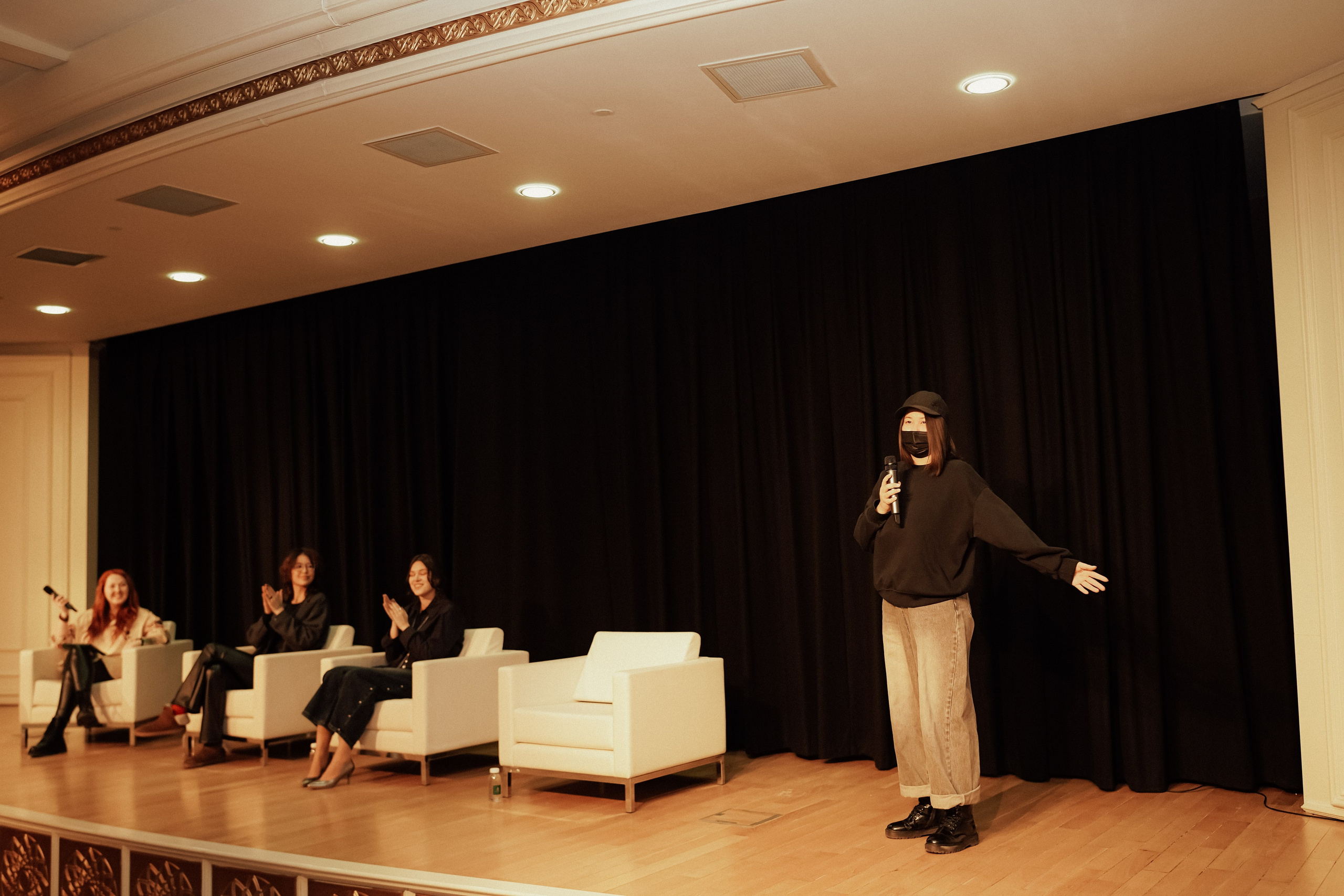 Казахстанские страницы (презентация книг). Крис Богомазова