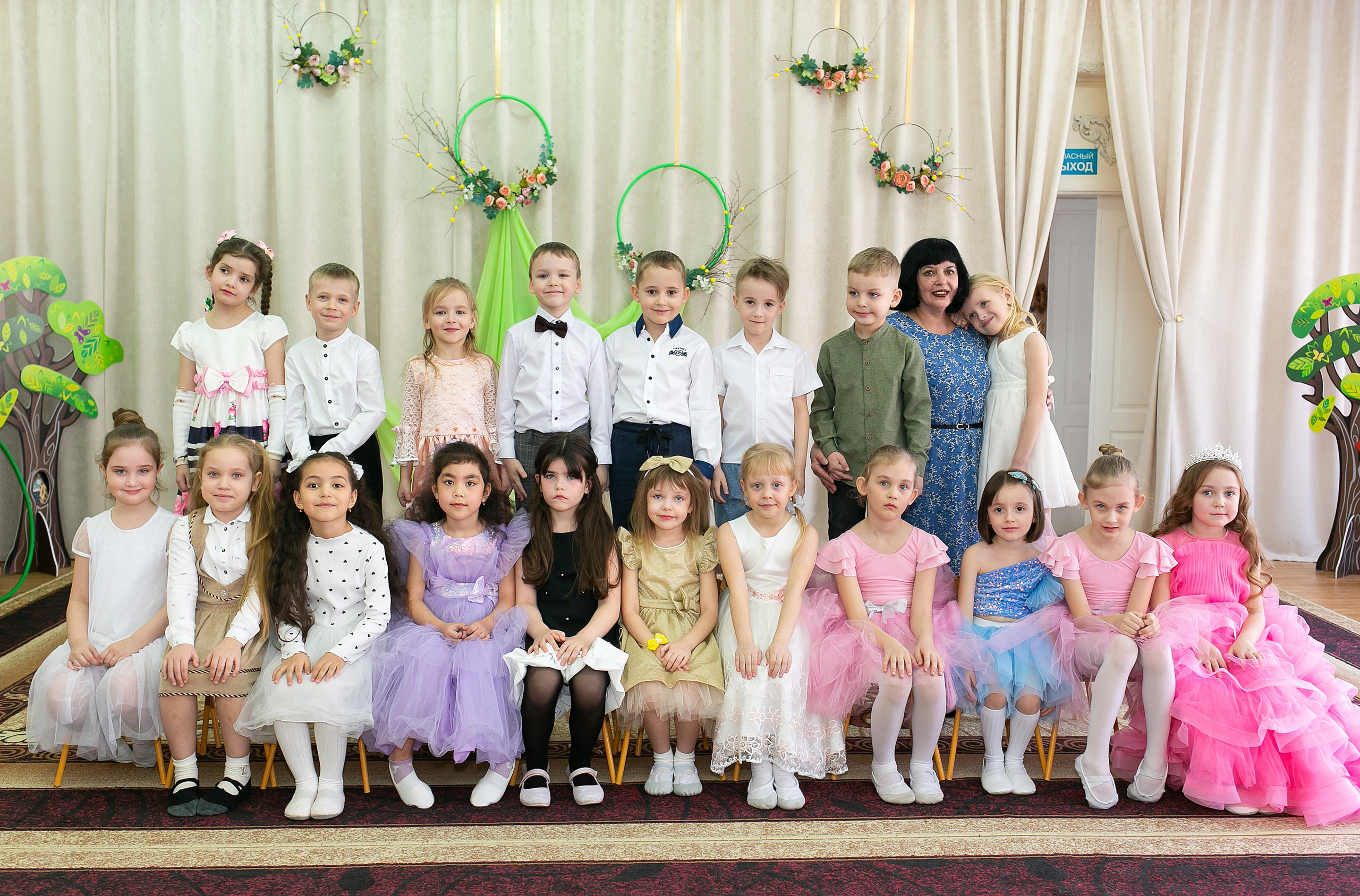 Выпускные и Утренники. Фотограф новорожденных и семейный фотограф НСО г. Бердск Марина Львова